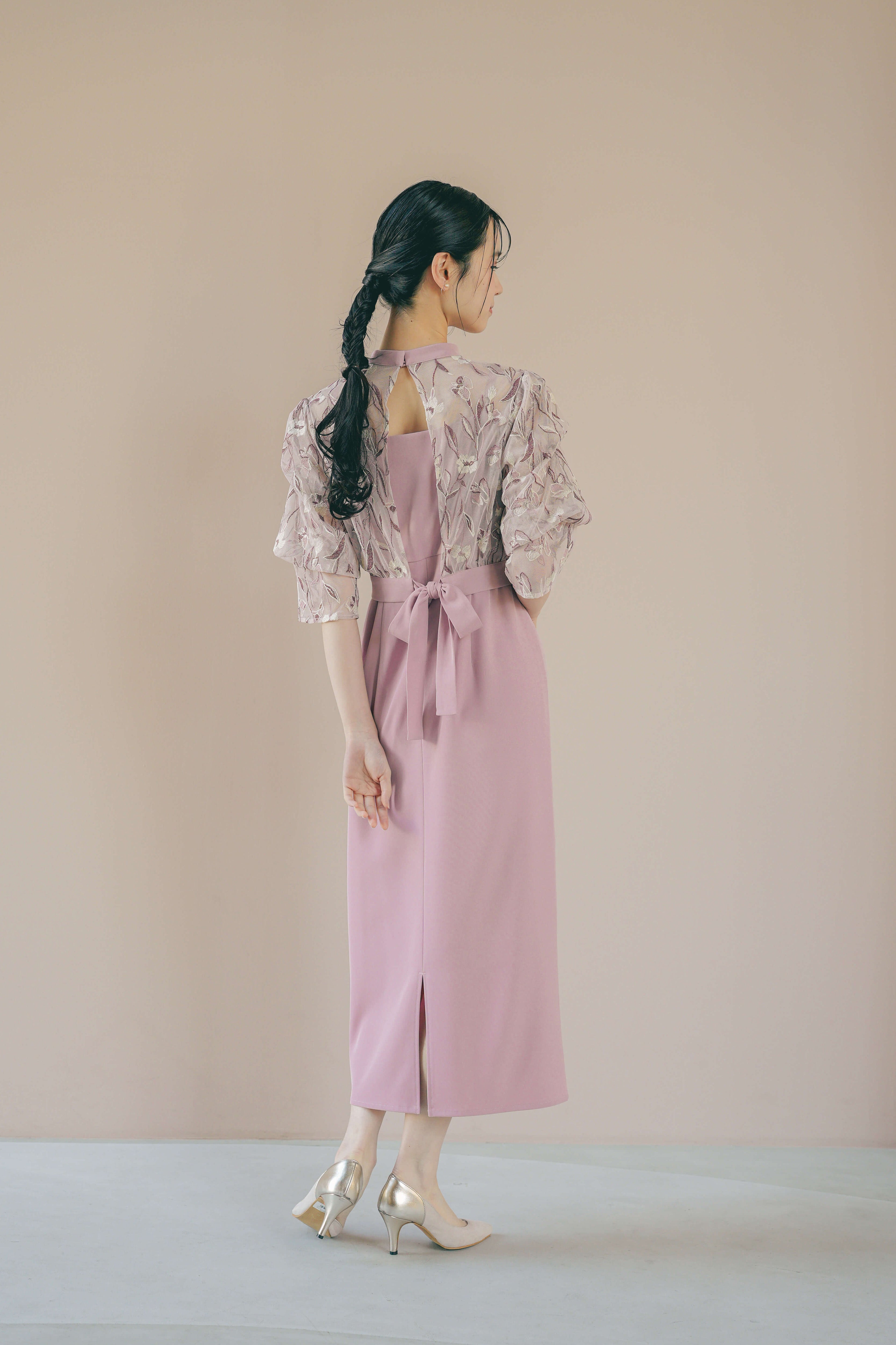 kaene 刺繍レースコンビネーションドレス / 101102 結婚式用ドレス | モデル身長170cm 着用サイズM