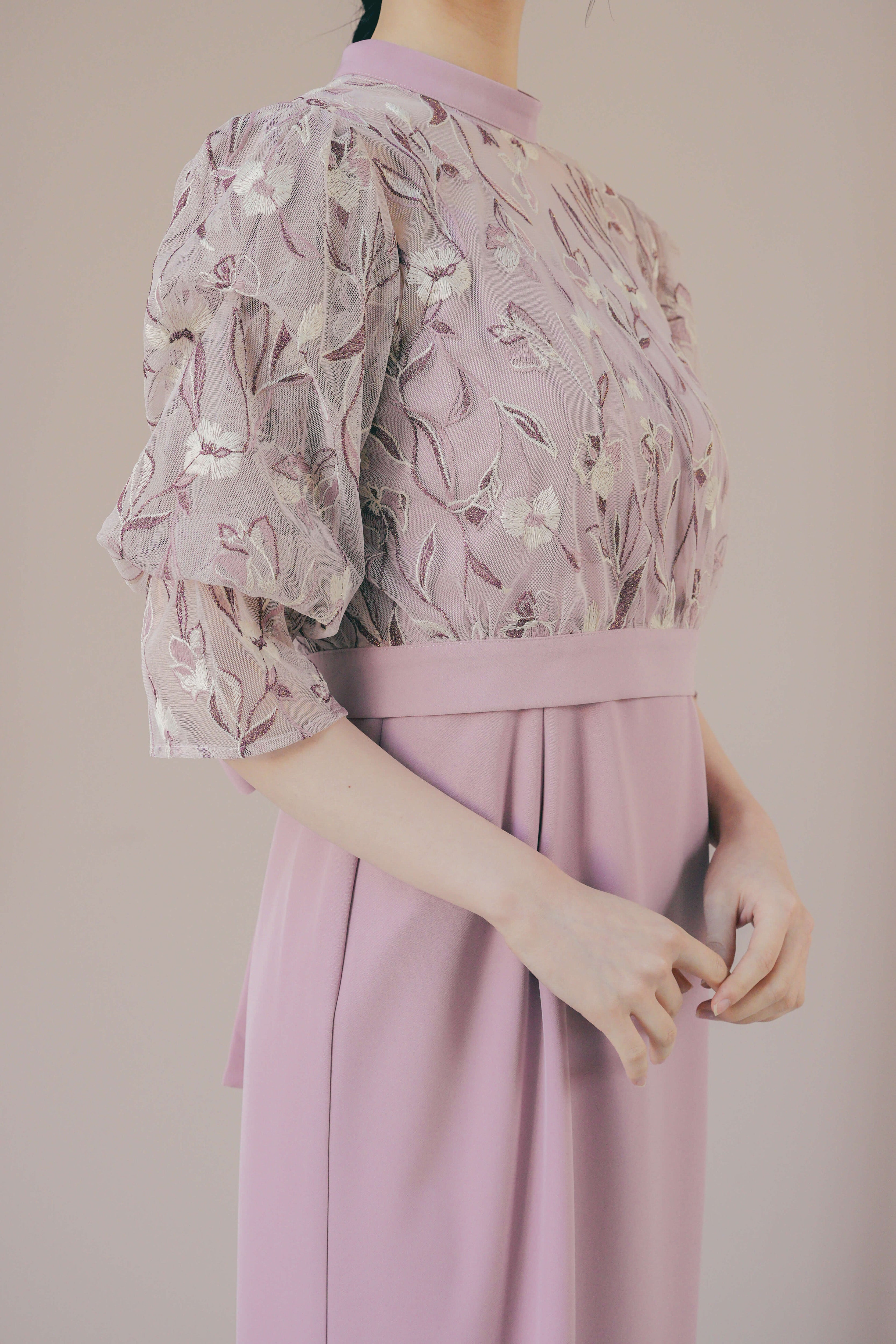 kaene 刺繍レースコンビネーションドレス / 101102 結婚式用ドレス | モデル身長170cm 着用サイズM