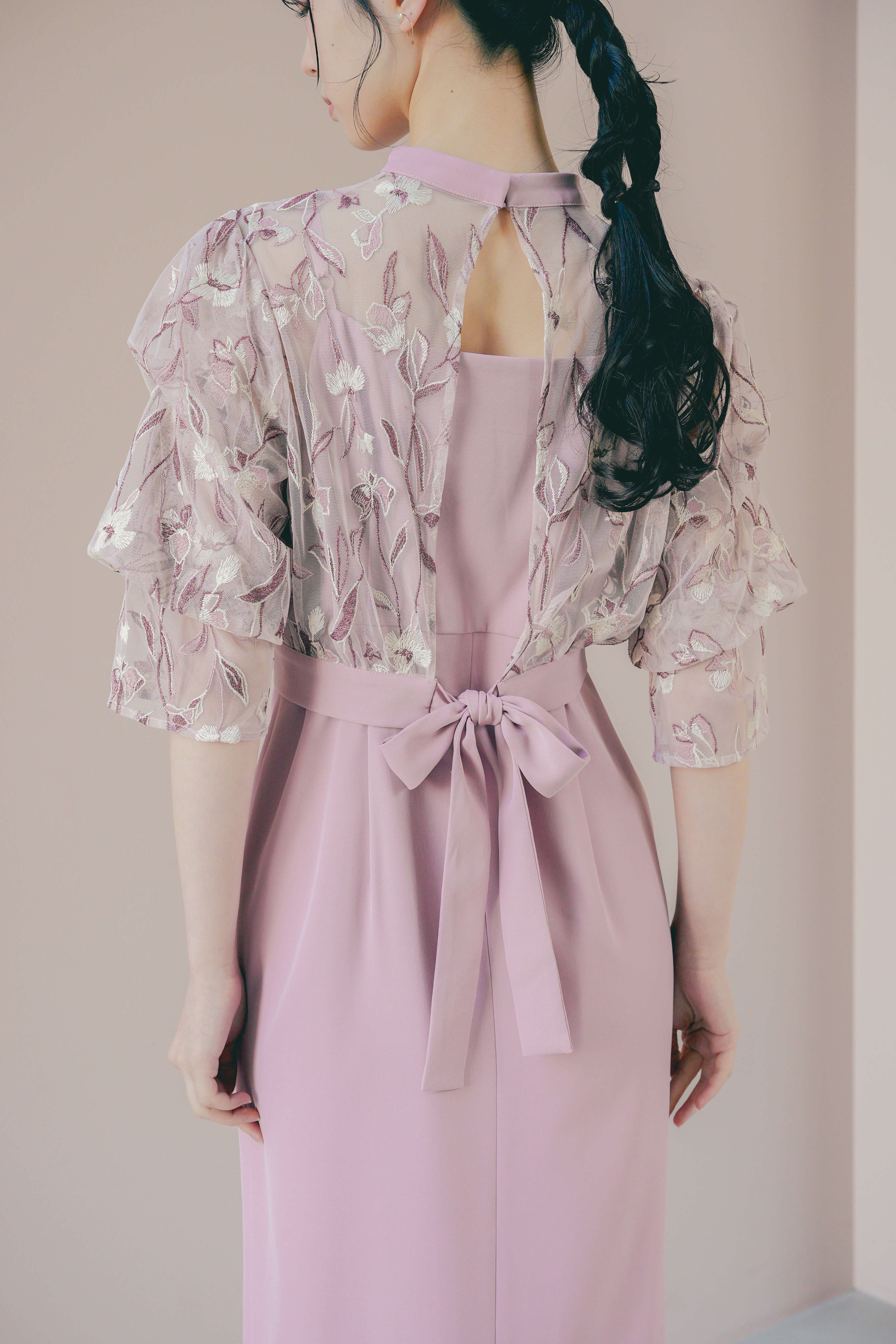 kaene 刺繍レースコンビネーションドレス / 101102 結婚式用ドレス | モデル身長170cm 着用サイズM