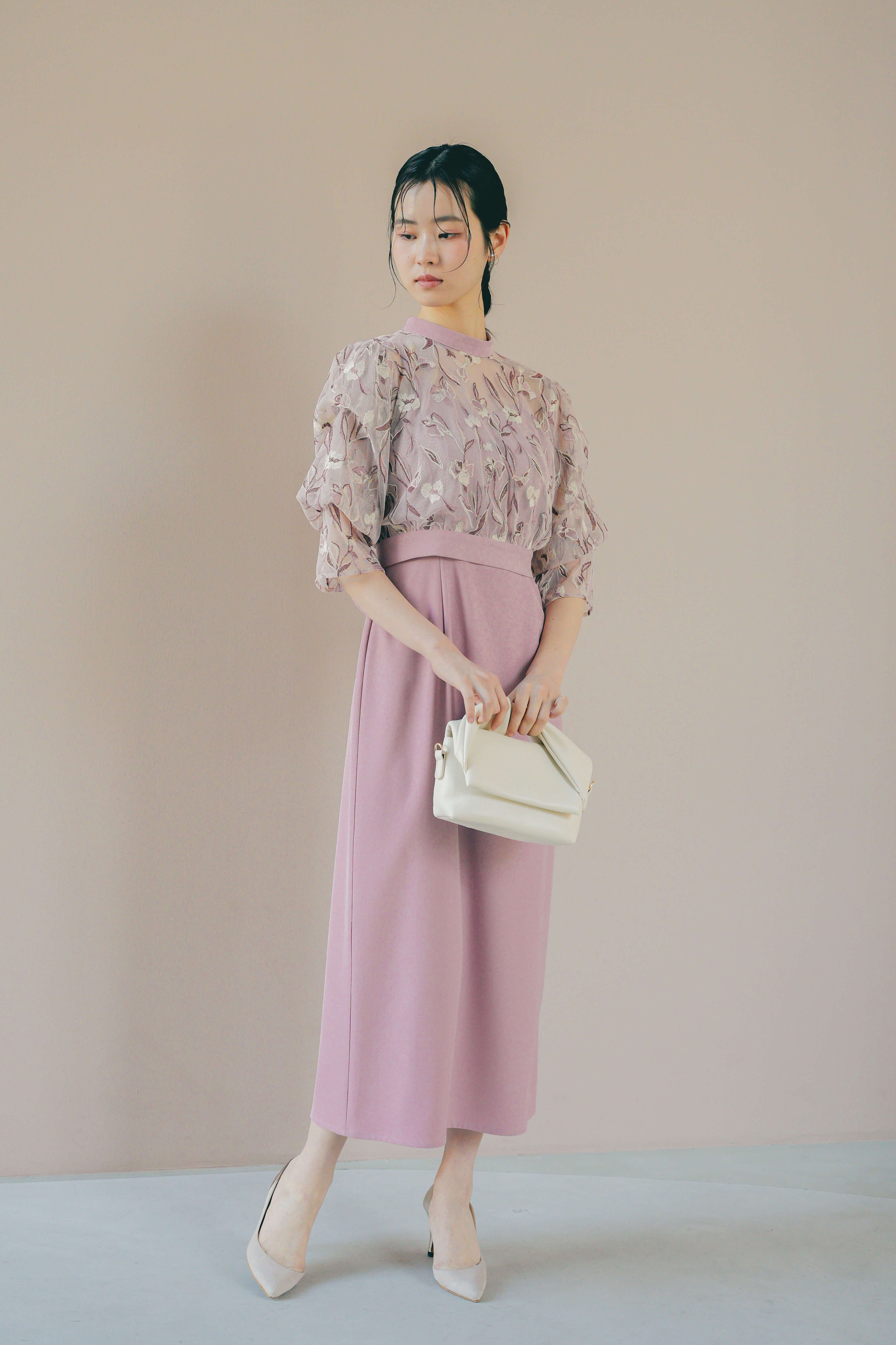 kaene 刺繍レースコンビネーションドレス / 101102 結婚式用ドレス | モデル身長170cm 着用サイズM