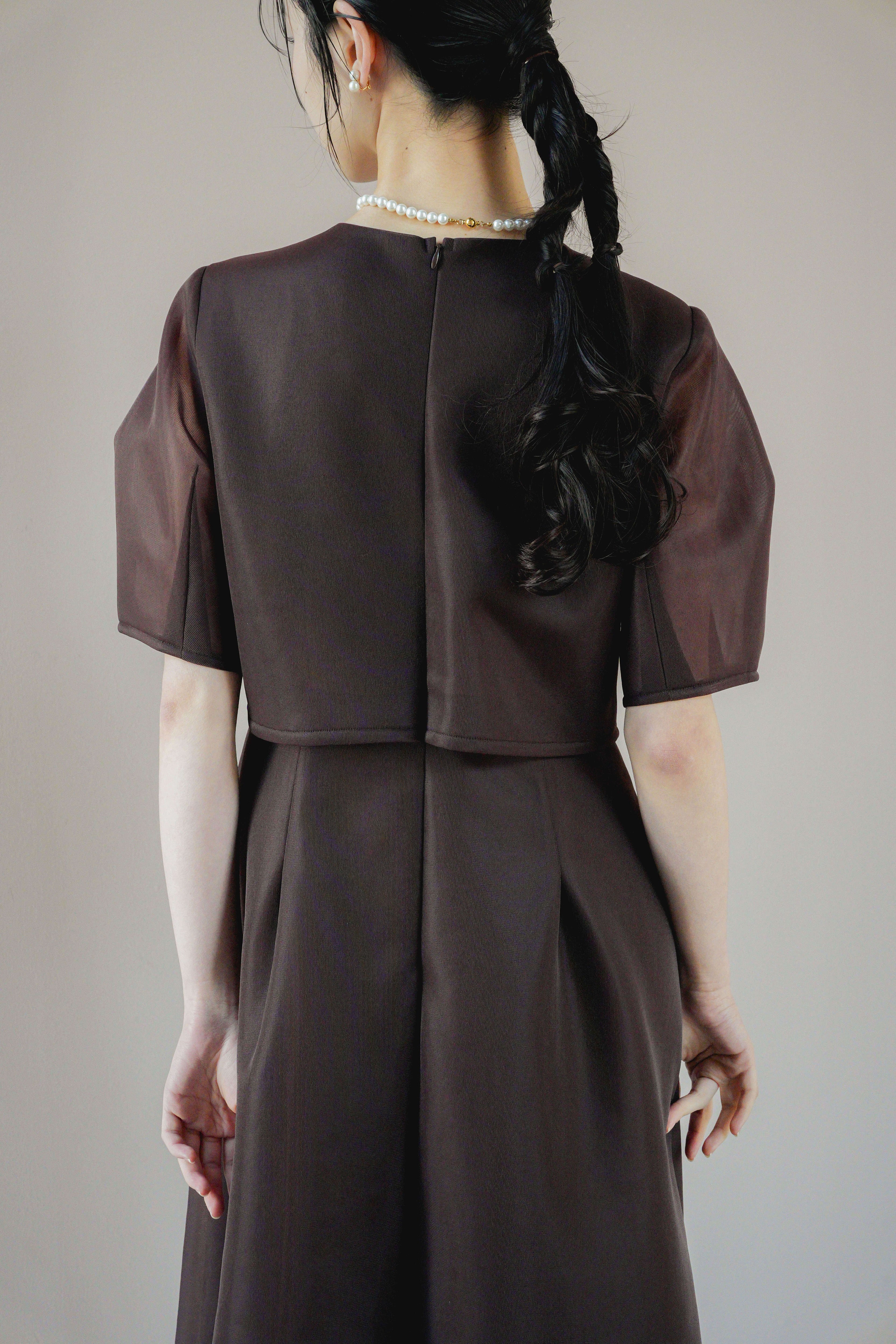 kaene シアーダンボールニットドレス / 101133 結婚式用ドレス brown | モデル身長170cm 着用サイズM(38)