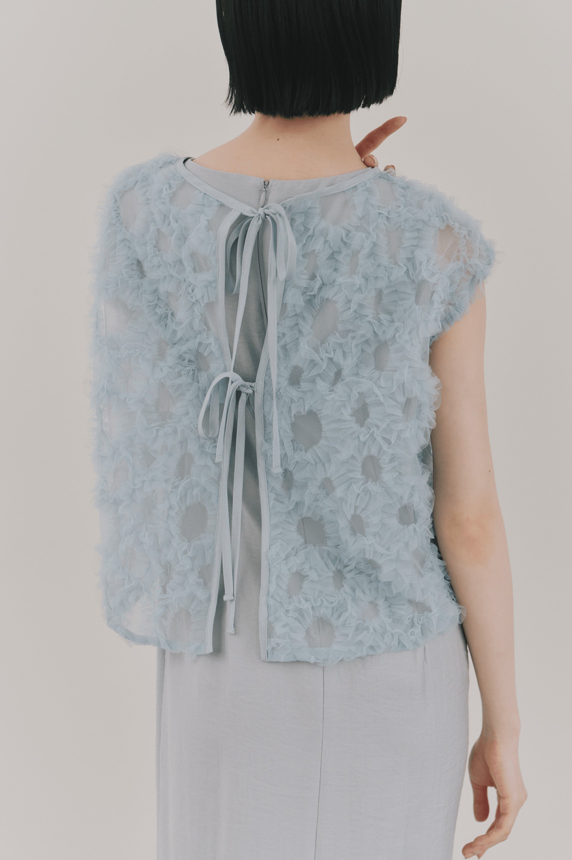 kaene フラッフィーフラワーコンビドレス / 101173 結婚式ドレス lightblue | モデル身長161cm 着用サイズS(36)