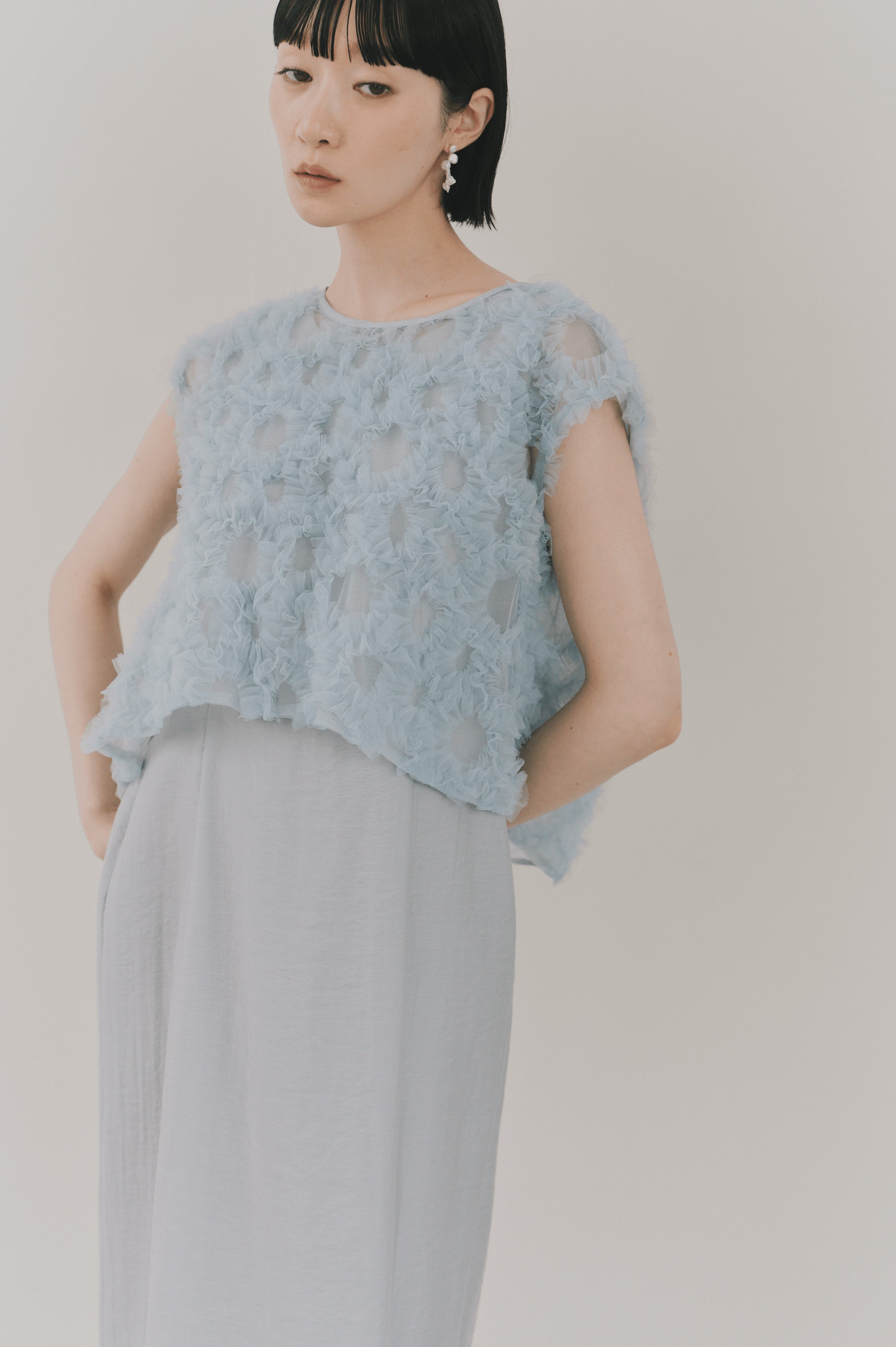 kaene フラッフィーフラワーコンビドレス / 101173 結婚式ドレス lightblue | モデル身長161cm 着用サイズS(36)