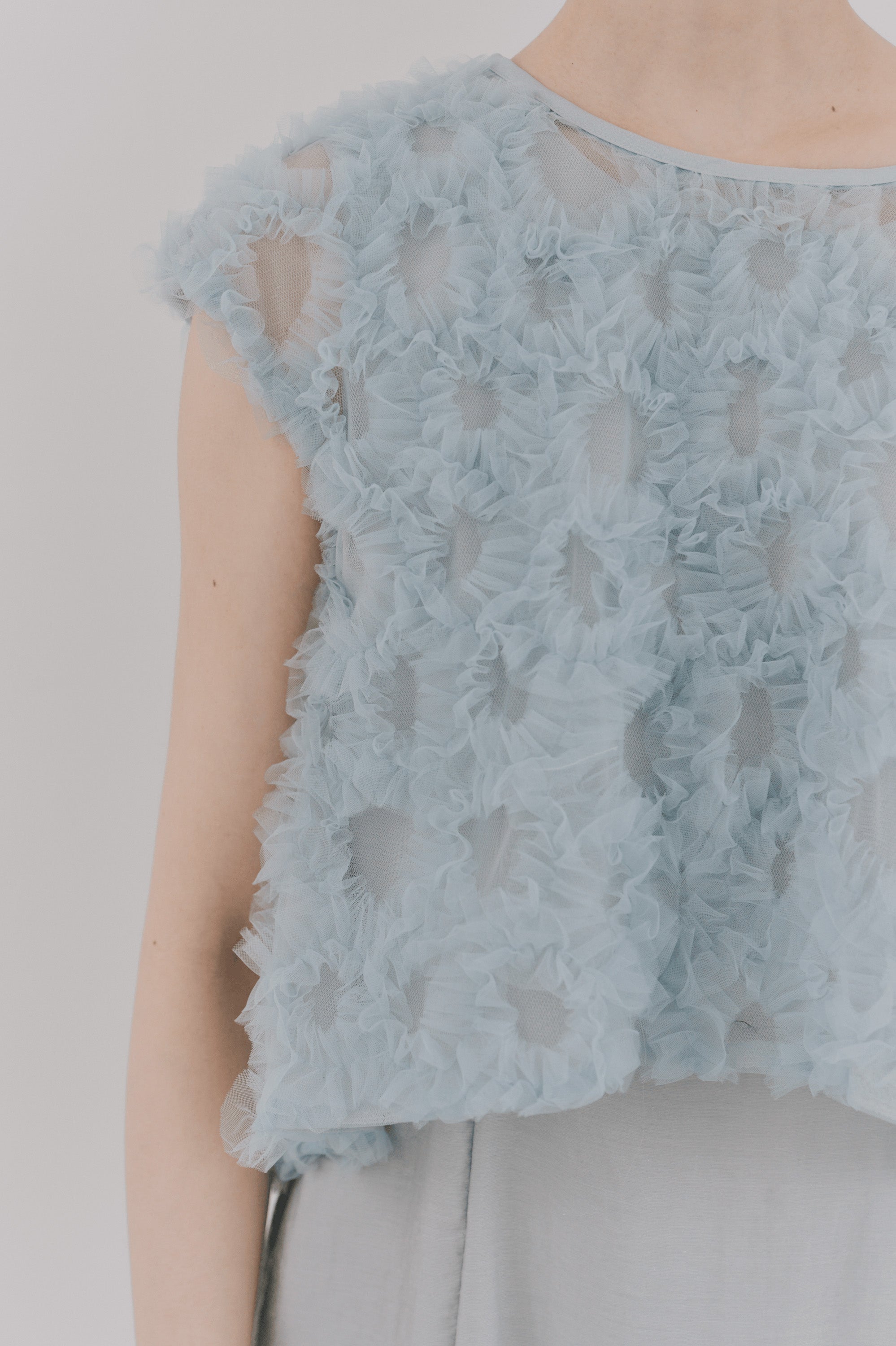 kaene フラッフィーフラワーコンビドレス / 101173 結婚式ドレス lightblue | モデル身長161cm 着用サイズS(36)