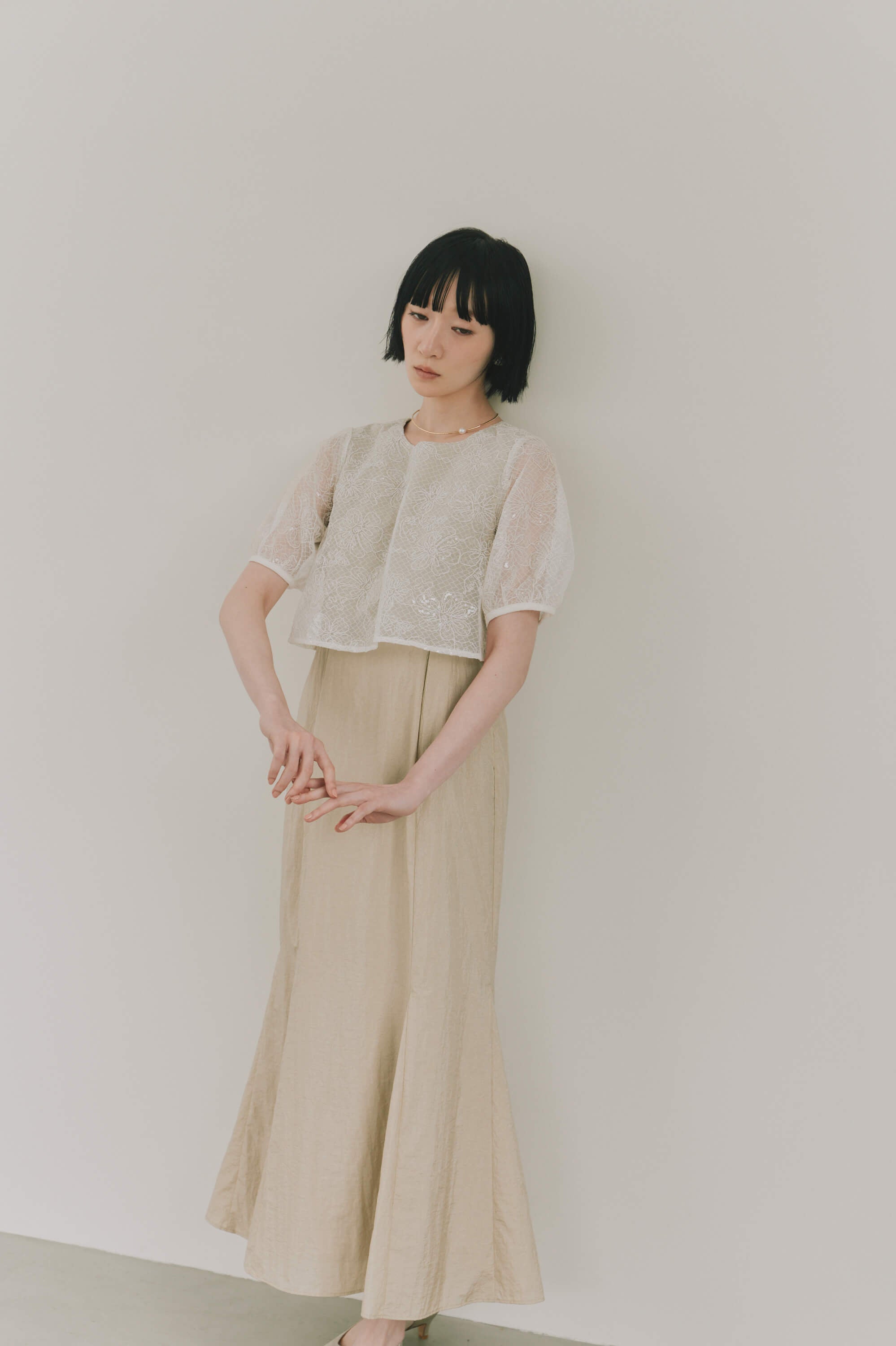 kaene フラワーコードマーメイドドレス / 101190 結婚式用ドレス beige|モデル身長161cm 着用サイズS(36)