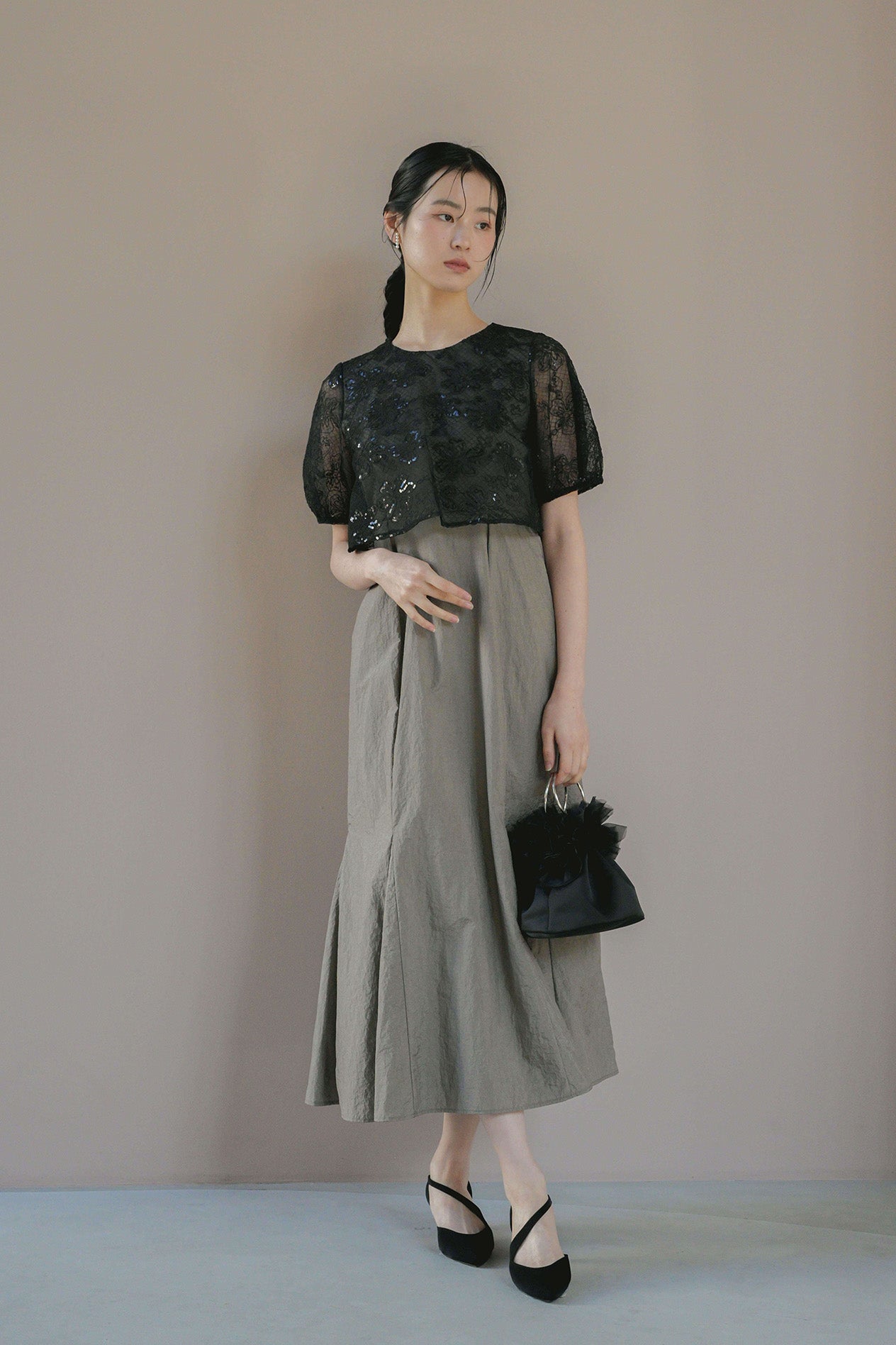 kaene フラワーコードマーメイドドレス / 101190 結婚式用ドレス gray|モデル身長170cm 着用サイズS(36)