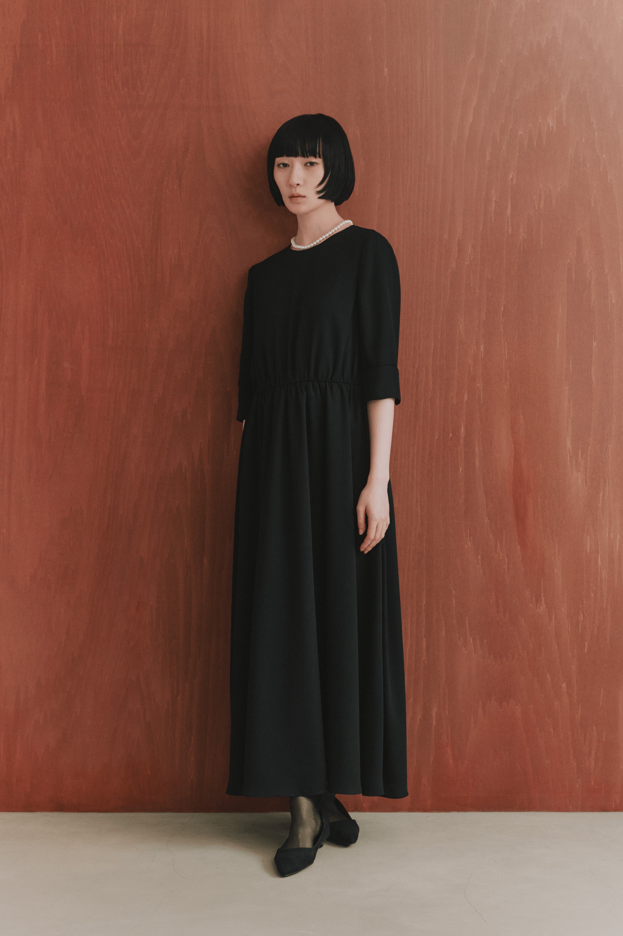kaene ライトシフォンミドルスリーブワンピース / 101126 夏用の喪服 フォーマル | モデル身長161cm 着用サイズM