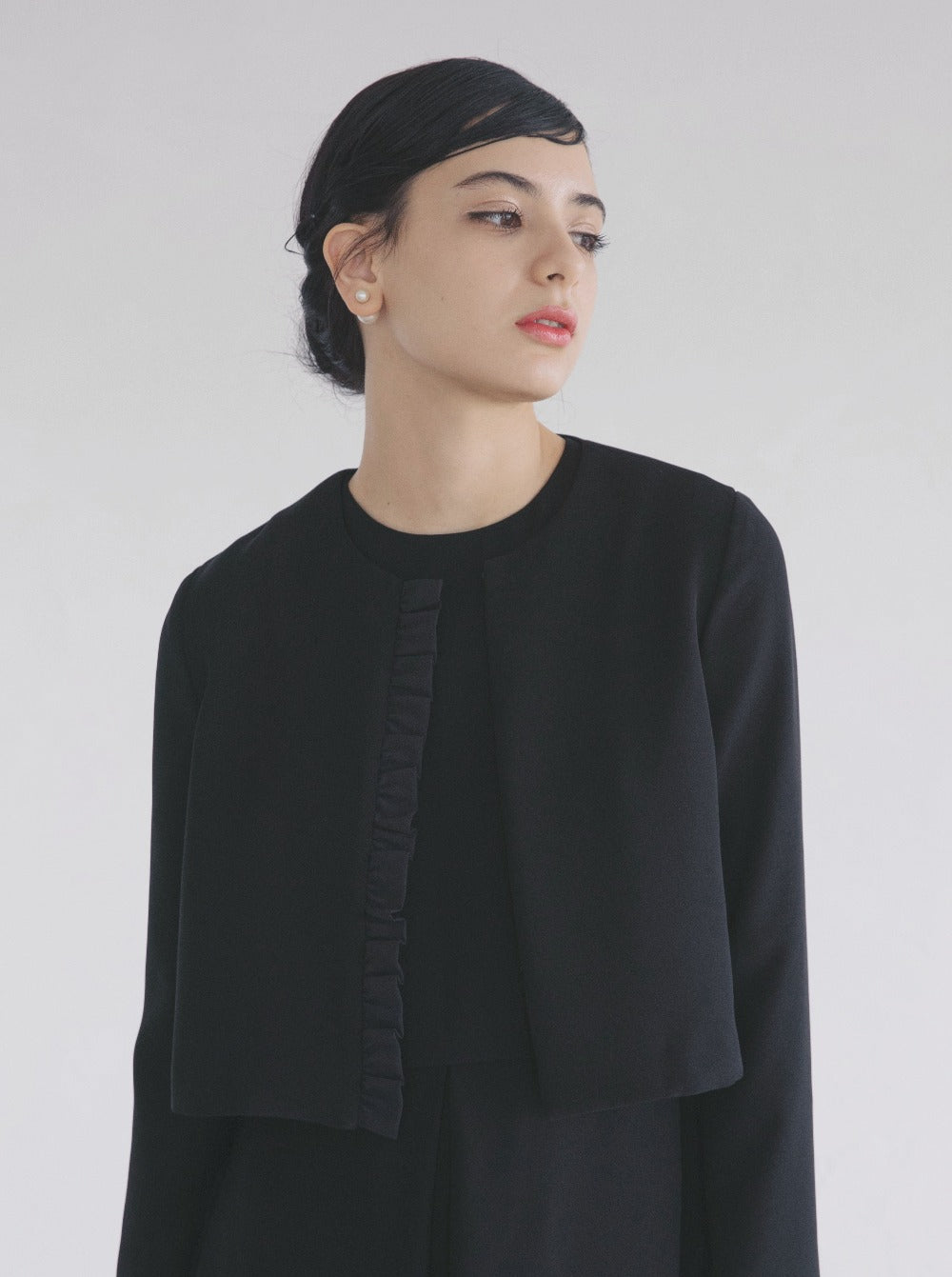 kaene シフォンフリルジャケット / 005312 | モデル身長170cm 着用サイズ36