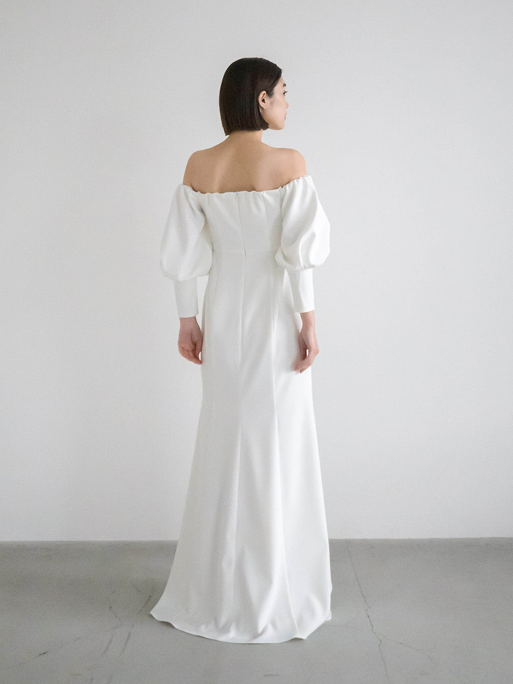 オフショルマーメイドドレス / 100828 kaene | モデル身長162cm 着用サイズ34