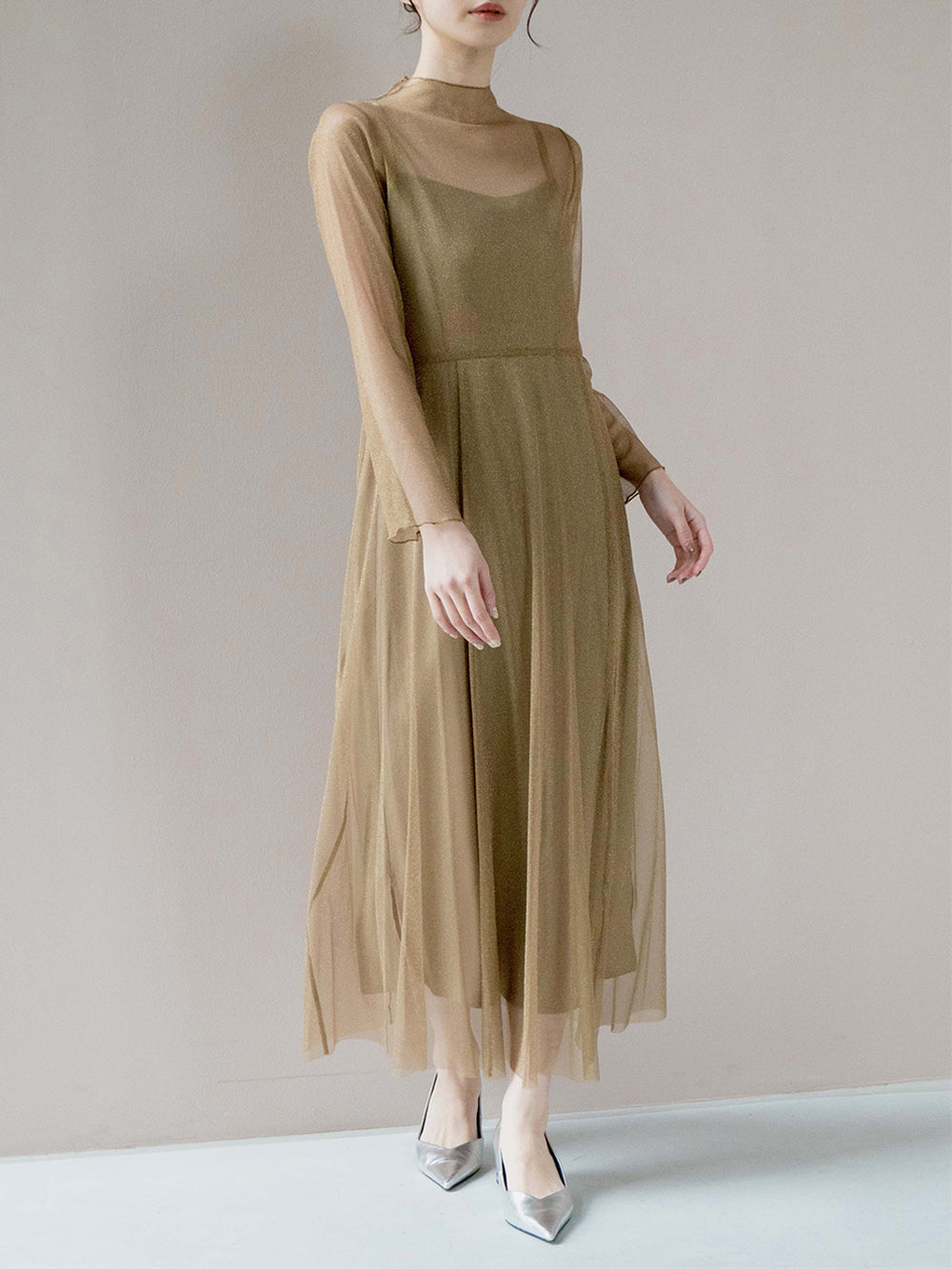 kaene ラメチュールメロウワンピース / 100535 | モデル身長160cm 着用サイズ34