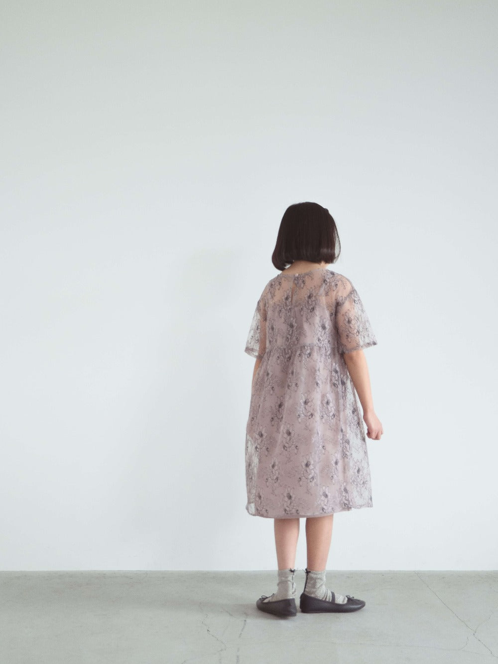 kaene (KIDS) オールレースワンピース / 700007|モデル130cm 25kg (9歳9ヶ月)着用サイズLL