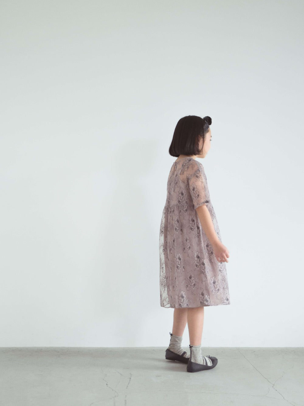 kaene (KIDS) オールレースワンピース / 700007|モデル130cm 25kg (9歳9ヶ月)着用サイズLL