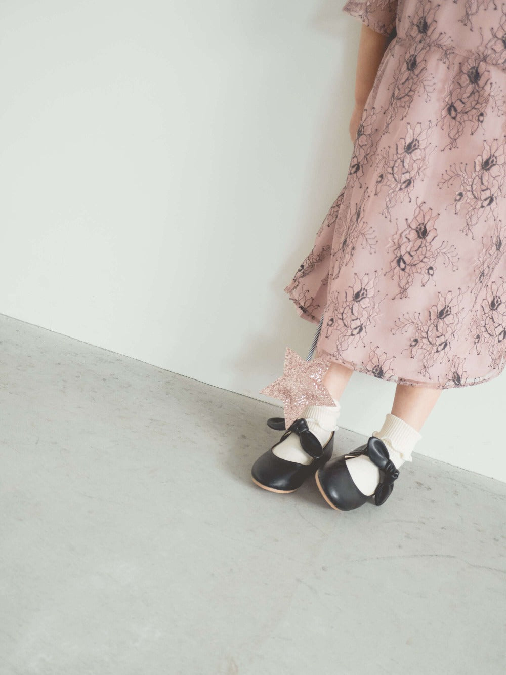 kaene (KIDS) オールレースワンピース / 700007|モデル103cm 14kg (4歳9ヶ月)着用サイズL