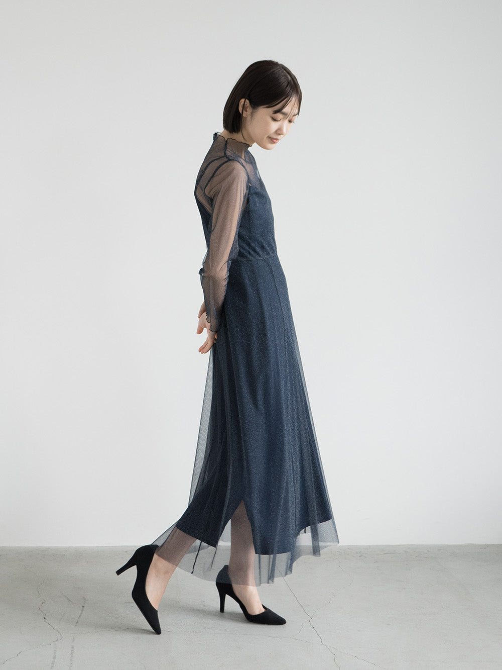 kaene ラメチュールメロウワンピース / 100535 | モデル身長162cm 着用サイズ36 ※navy着用