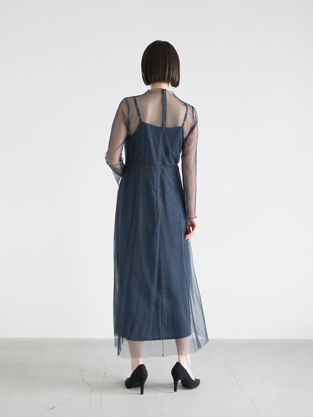 kaene ラメチュールメロウワンピース / 100535 | モデル身長162cm 着用サイズ36 ※navy着用