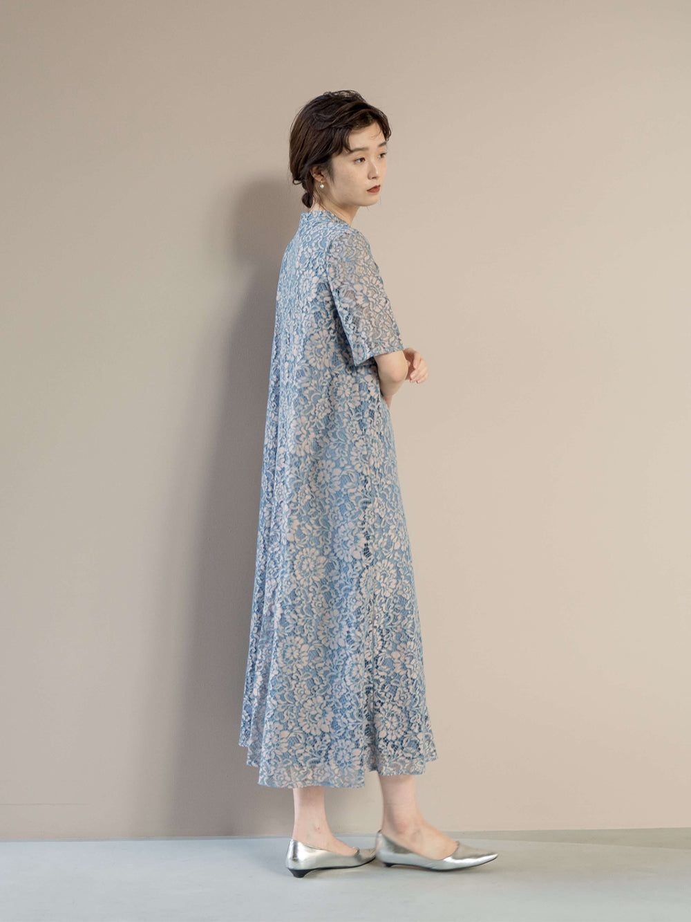 kaene パイピングレースAラインドレス / 100789 | モデル身長166cm 着用サイズFREE