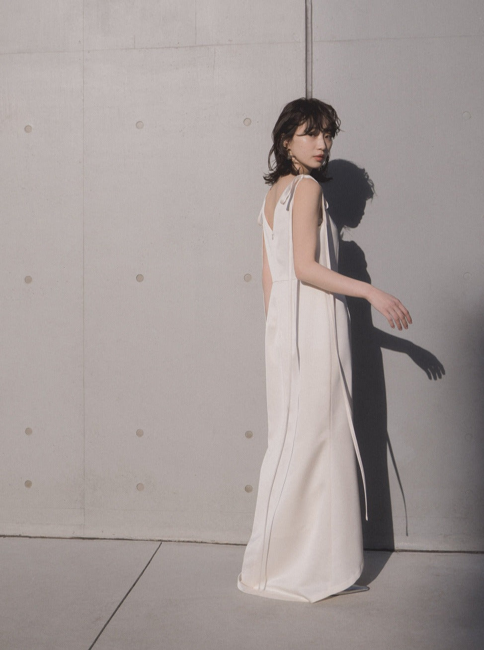 サテンリボンドレス / 100855 | モデル身長160cm 着用サイズ34