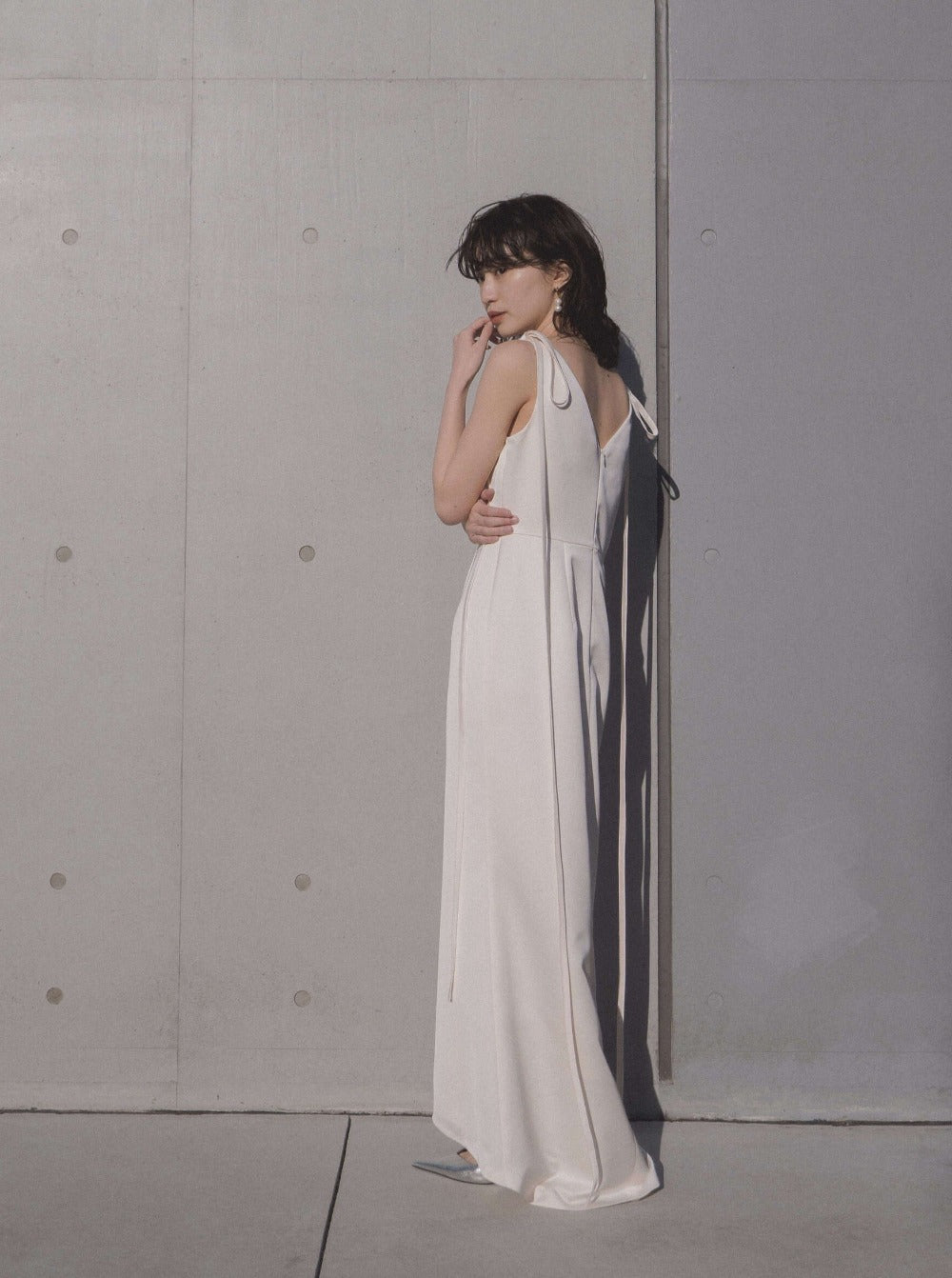 サテンリボンドレス / 100855 | モデル身長160cm 着用サイズ34