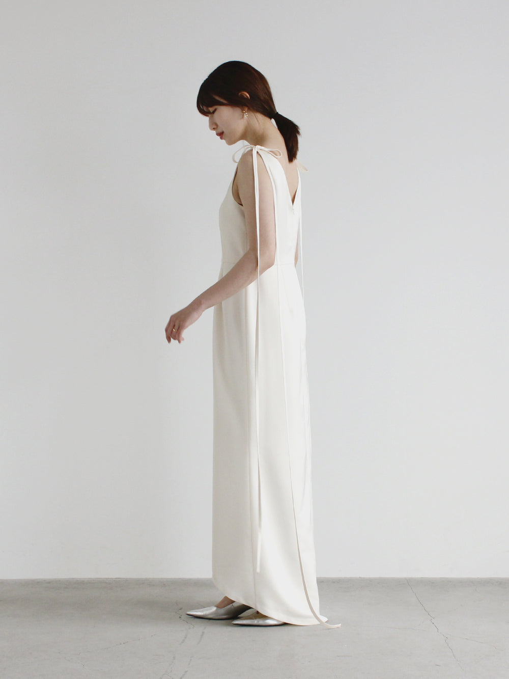 サテンリボンドレス / 100855 | モデル身長168cm 着用サイズ38