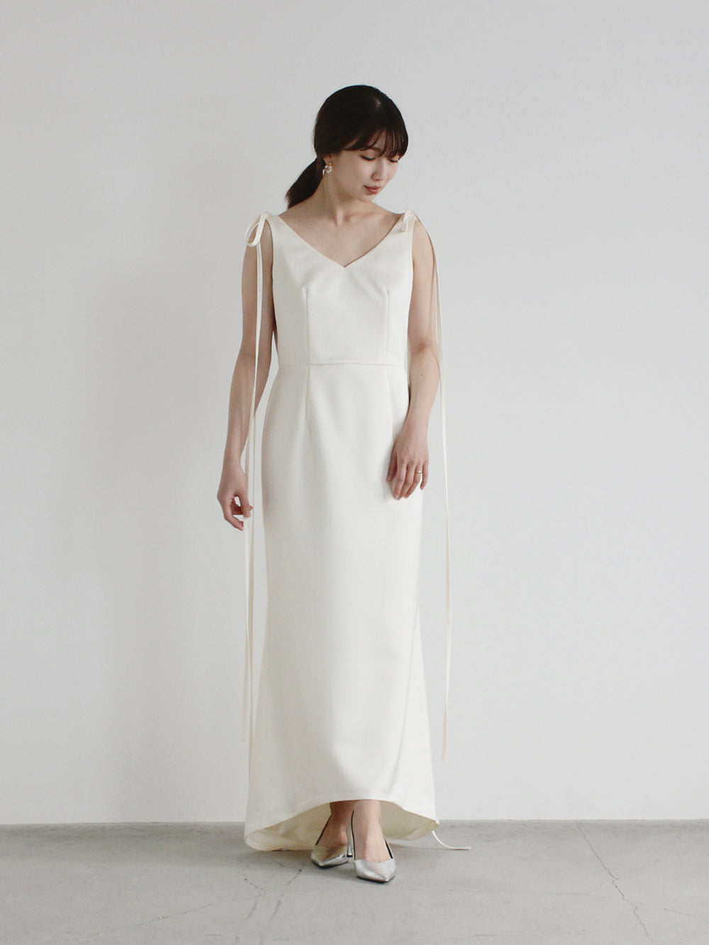 サテンリボンドレス / 100855 | モデル身長168cm 着用サイズ38