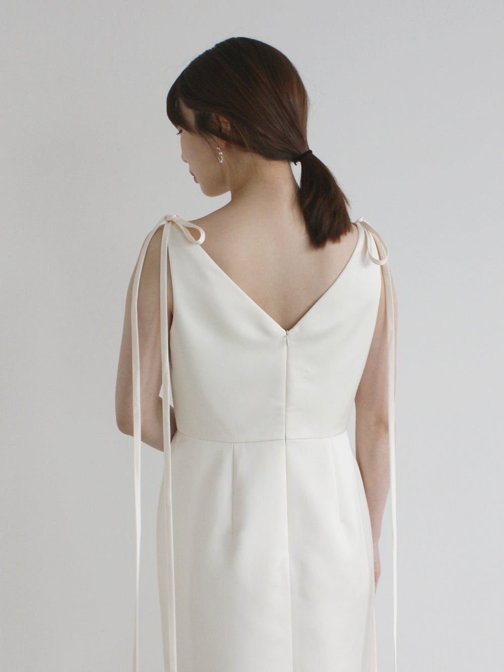 サテンリボンドレス / 100855 | モデル身長168cm 着用サイズ38