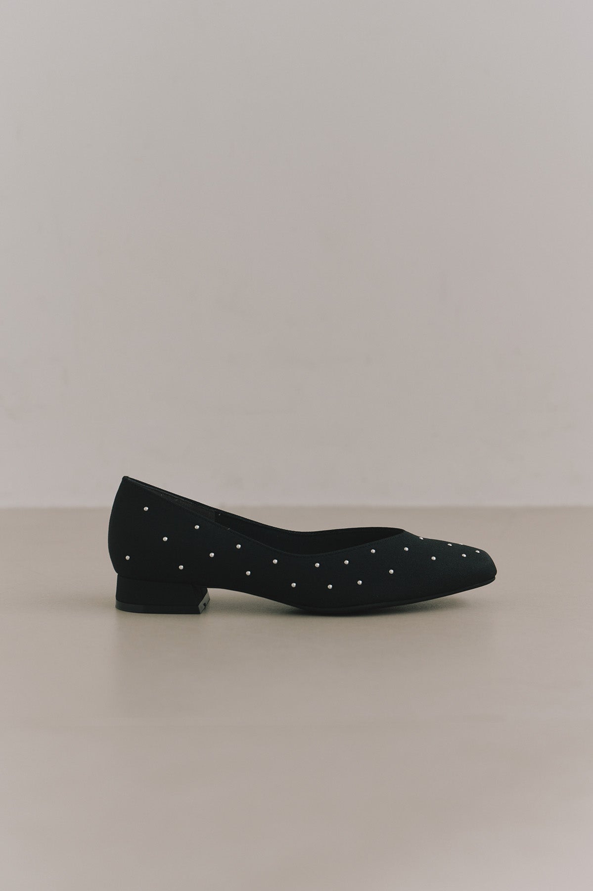 kaene リトルスタッズパンプス / 050025 結婚式用靴 black 黒 