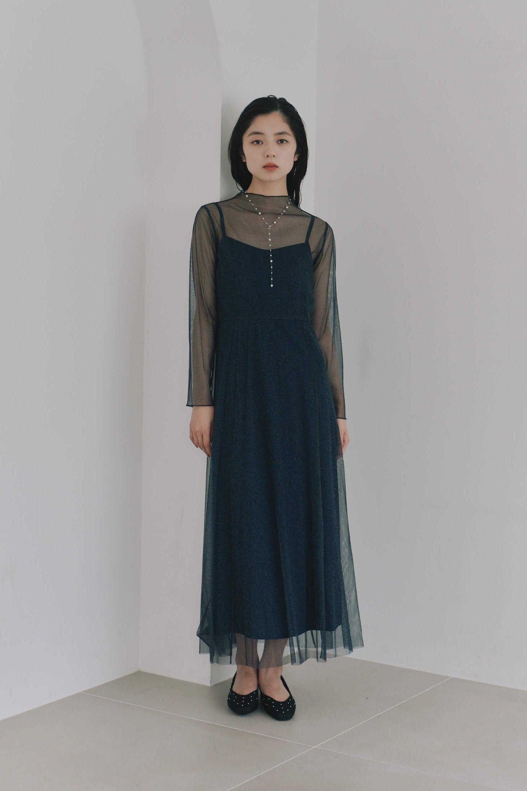 kaene ラメチュールメロウワンピース / 100535 | モデル身長162cm　着用サイズ36 ※navy着用