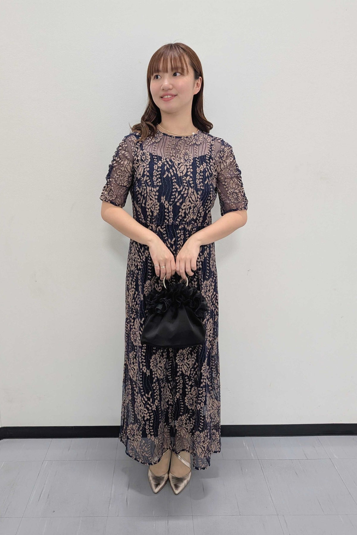 kaene 配色レースエプロンワンピース / 100604 | 身長156cm　着用サイズS(36) ヒール4cm