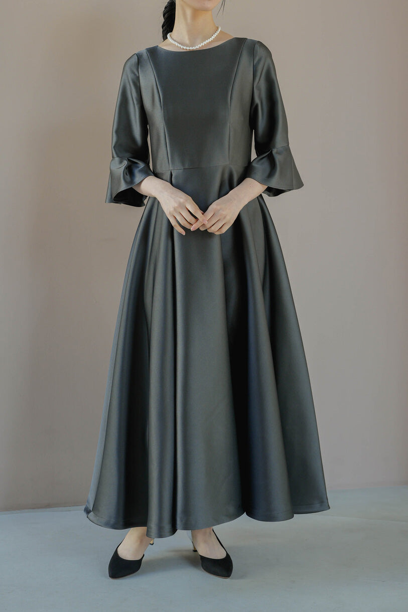 kaene エクラサテンドレス / 101120 | モデル身長170cm　着用サイズM(38)