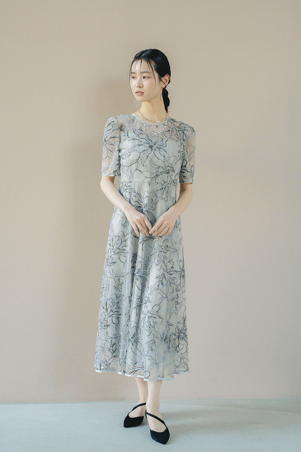 kaene  エンブロイダリーモールレースドレス / 101187 | モデル身長170cm　着用サイズM(38)