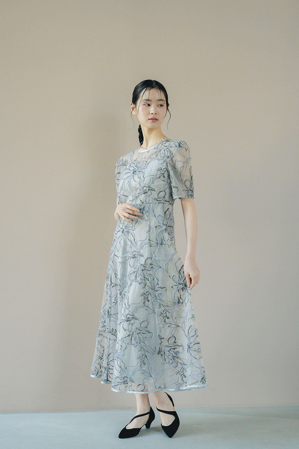 kaene  エンブロイダリーモールレースドレス / 101187 | モデル身長170cm　着用サイズM(38)