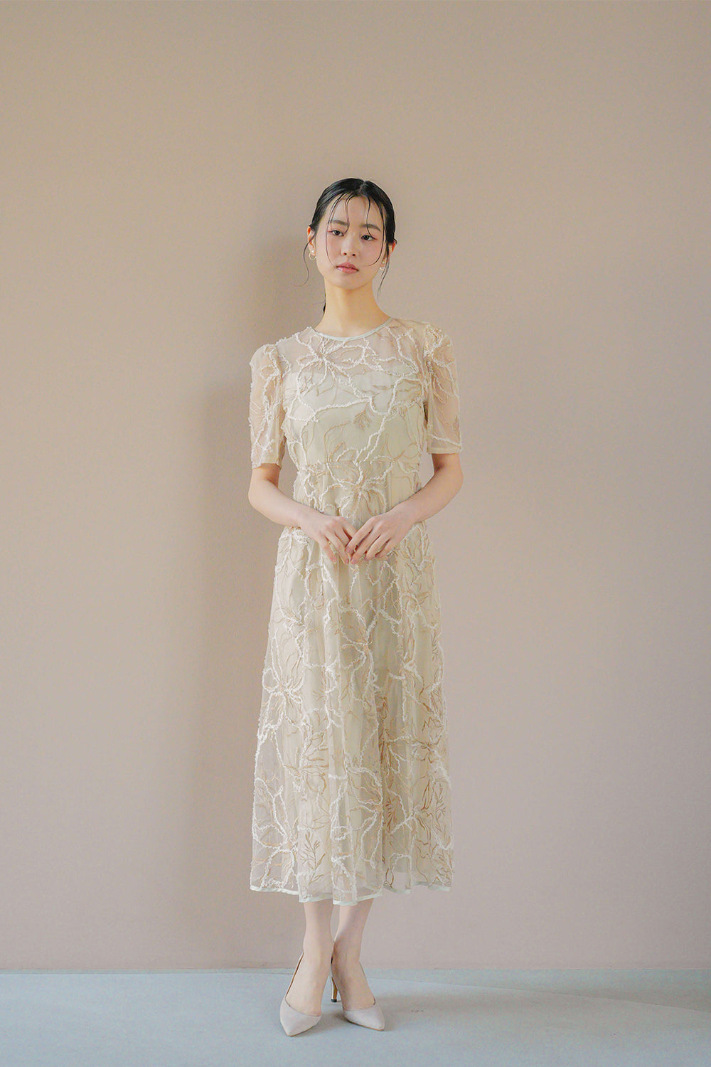 kaene  エンブロイダリーモールレースドレス / 101187 | モデル身長170cm　着用サイズM(38)