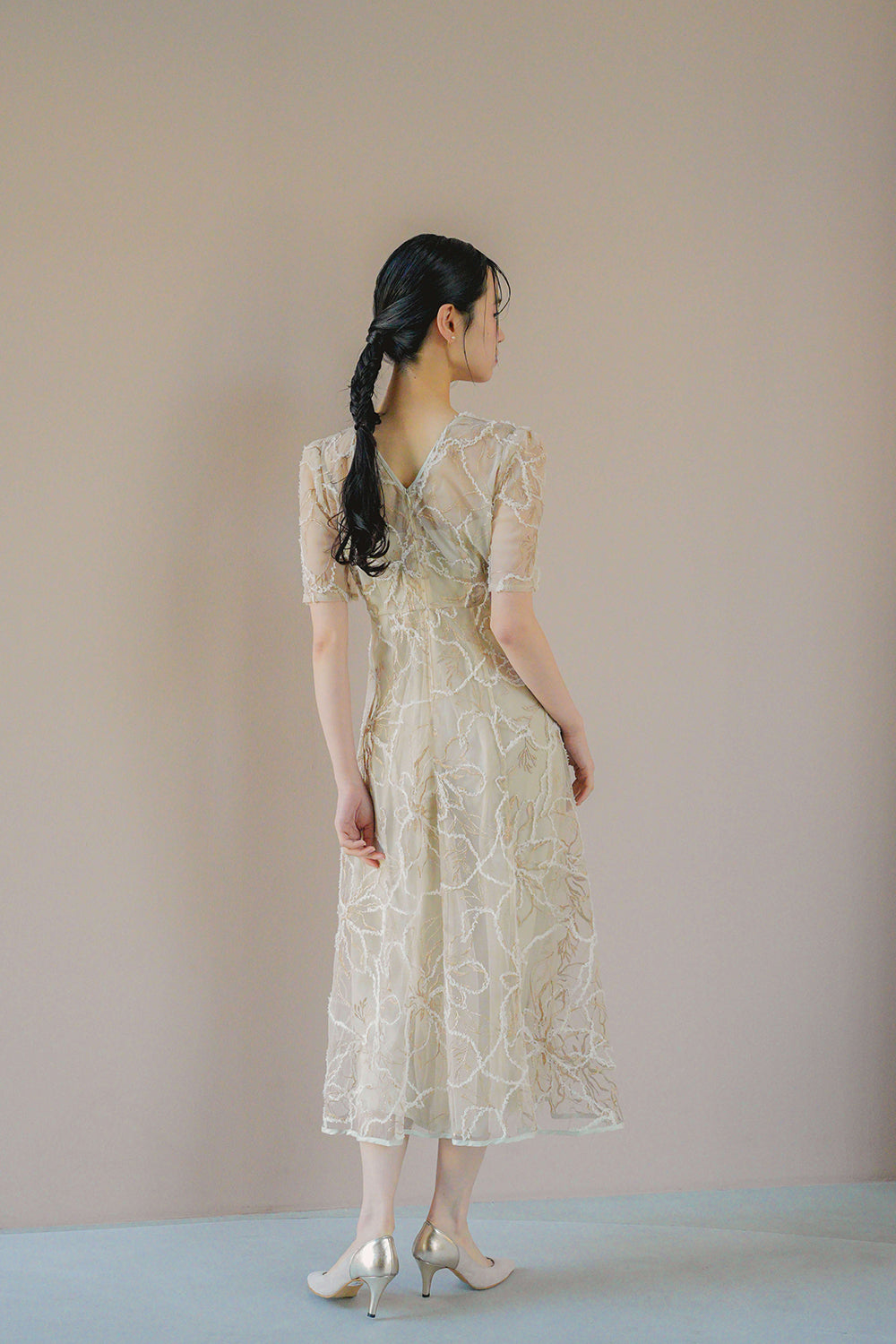 kaene  エンブロイダリーモールレースドレス / 101187 | モデル身長170cm　着用サイズM(38)
