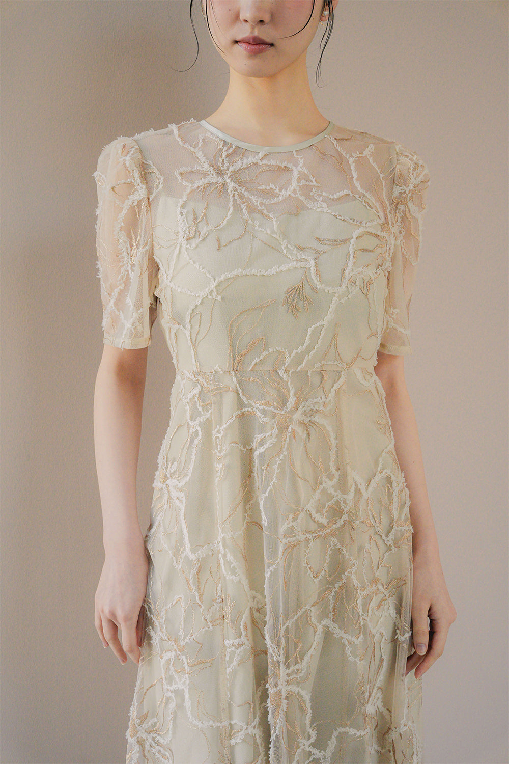 Ameri レース シーリング ドレス アイボリー Mサイズ Ameri（アメリ）の「LACE SHIRRING DRESS（ワンピース）」 - WEAR