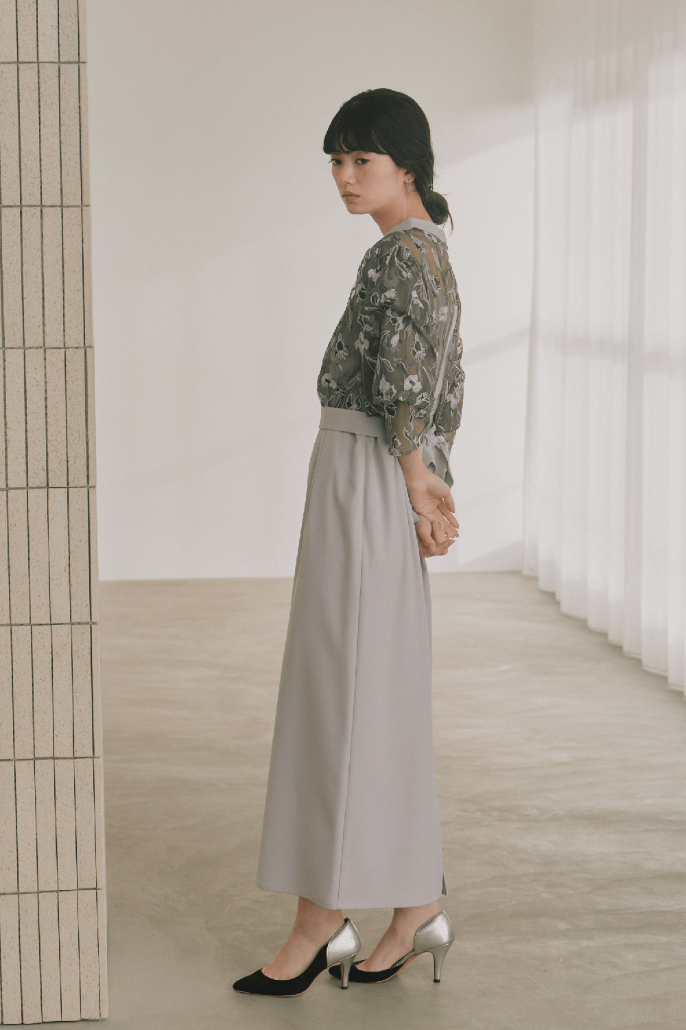 kaene 刺繍レースコンビネーションドレス / 101102 | モデル身長166cm 着用サイズM