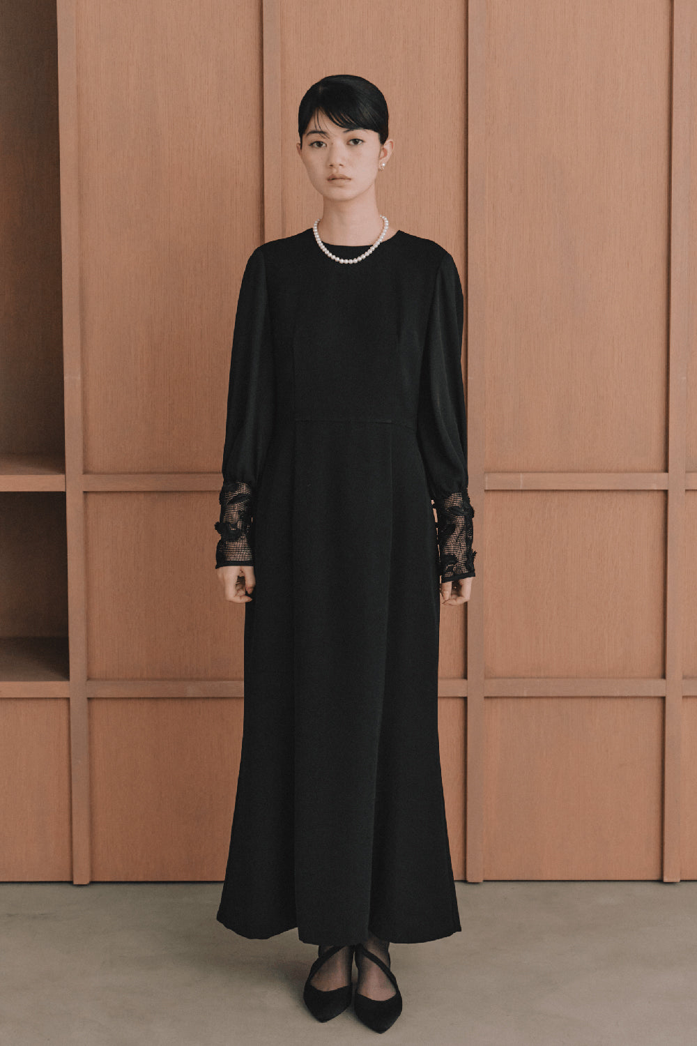 kaene エンブロイダリースリーブドレス / 100905 | モデル身長165cm 着用サイズM(38)