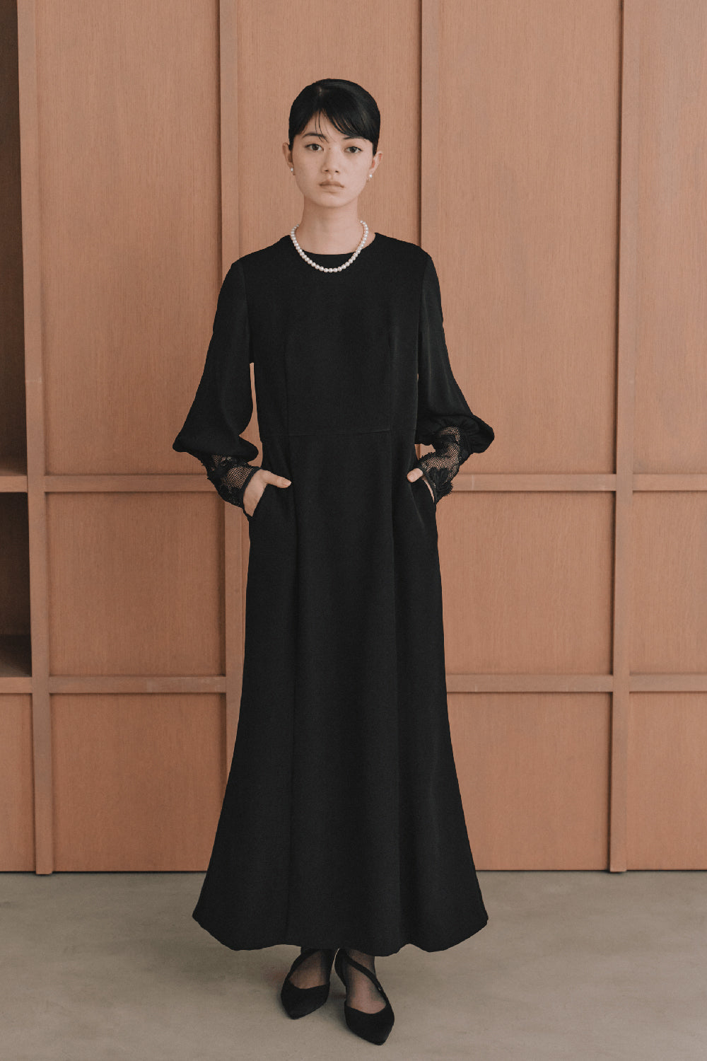 kaene エンブロイダリースリーブドレス / 100905 | モデル身長165cm 着用サイズM(38)