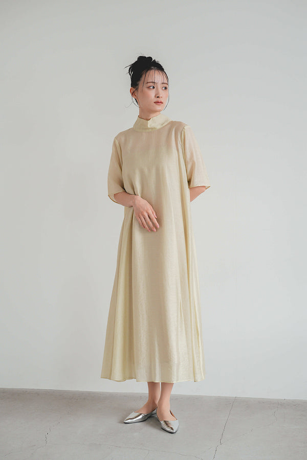 kaene テントラインシアードレス / 101089 | モデル身長165cm 着用サイズFREE