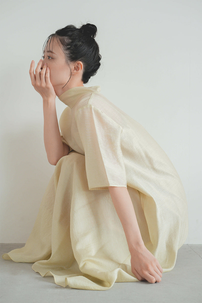 kaene テントラインシアードレス / 101089 | モデル身長165cm 着用サイズFREE