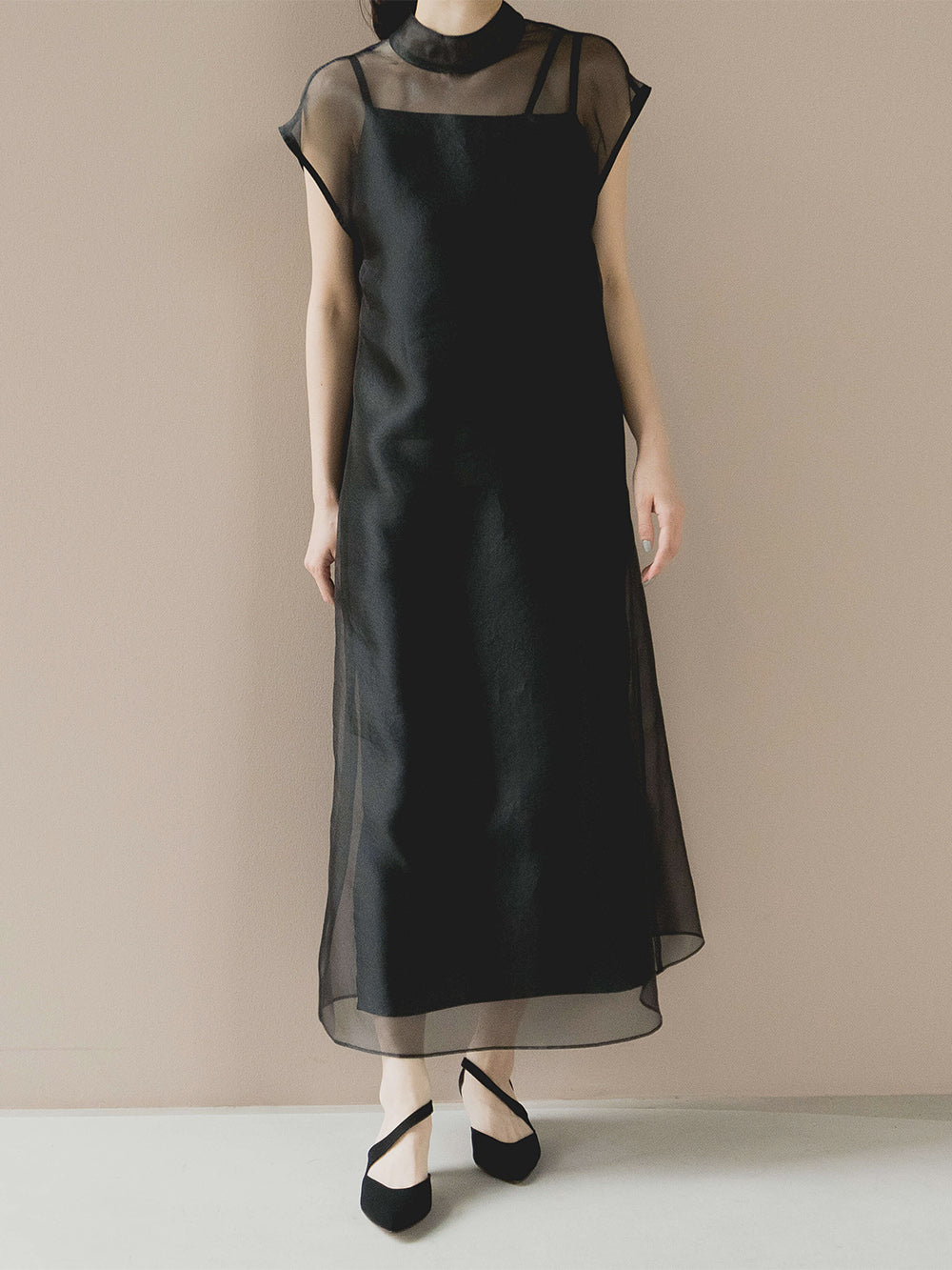kaene/アシメストラップパンプス