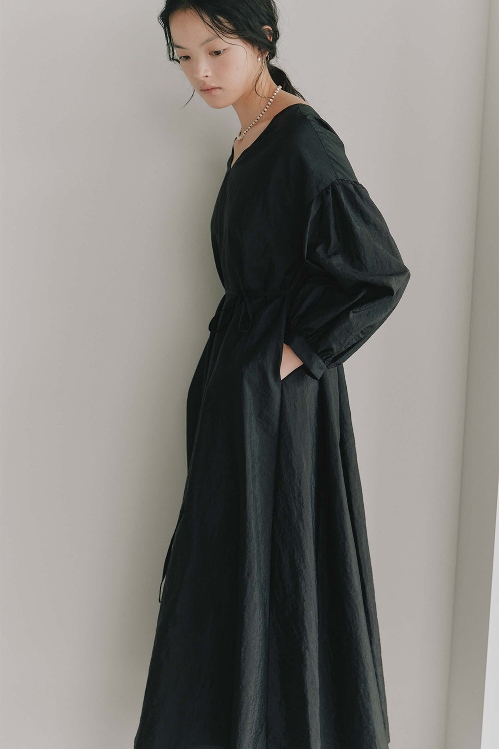 kaene公式オンラインストア ボリュームスリーブAラインドレス / 101157