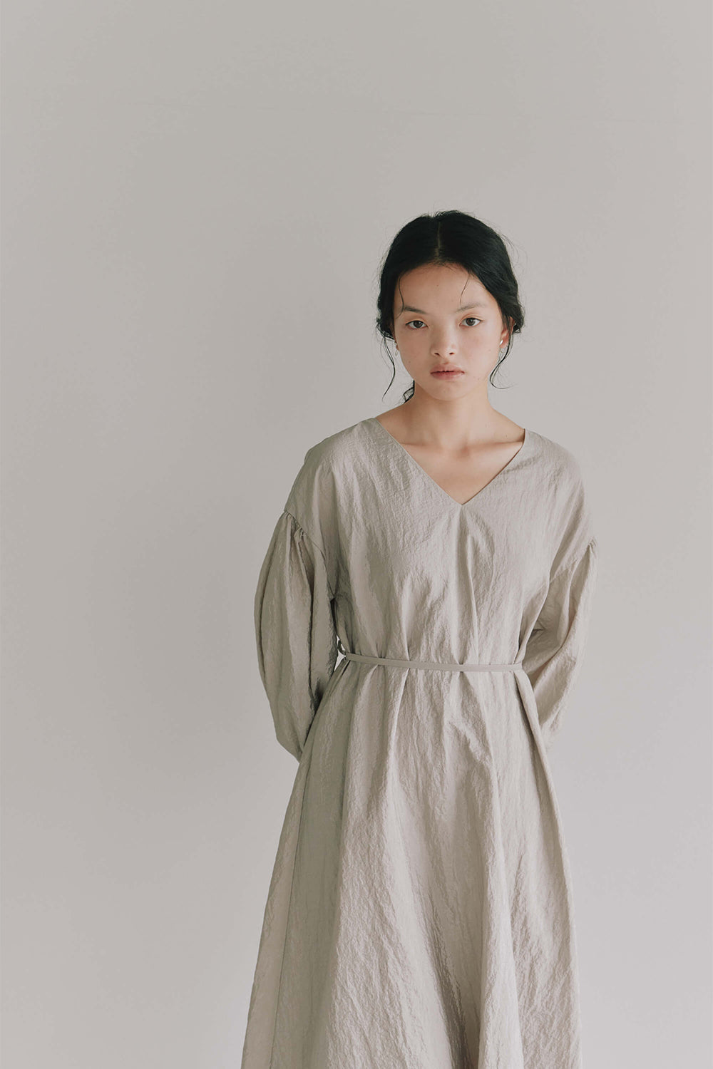 kaene公式オンラインストア ボリュームスリーブAラインドレス / 101157