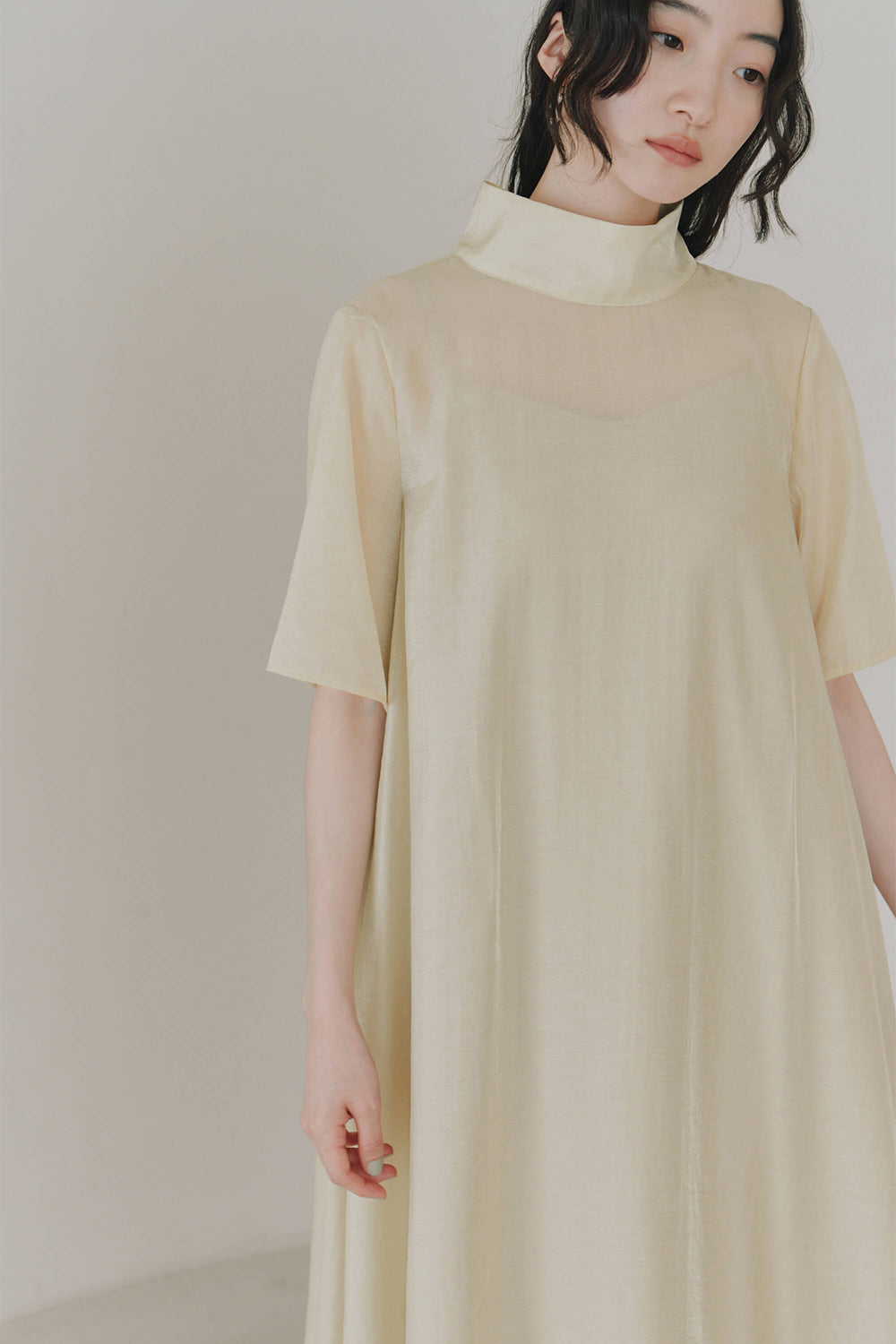 kaene テントラインシアードレス / 101089 | モデル身長164cm 着用サイズFREE