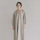 kaene ボリュームスリーブAラインドレス / 101157 | モデル身長165cm 着用サイズS(36)