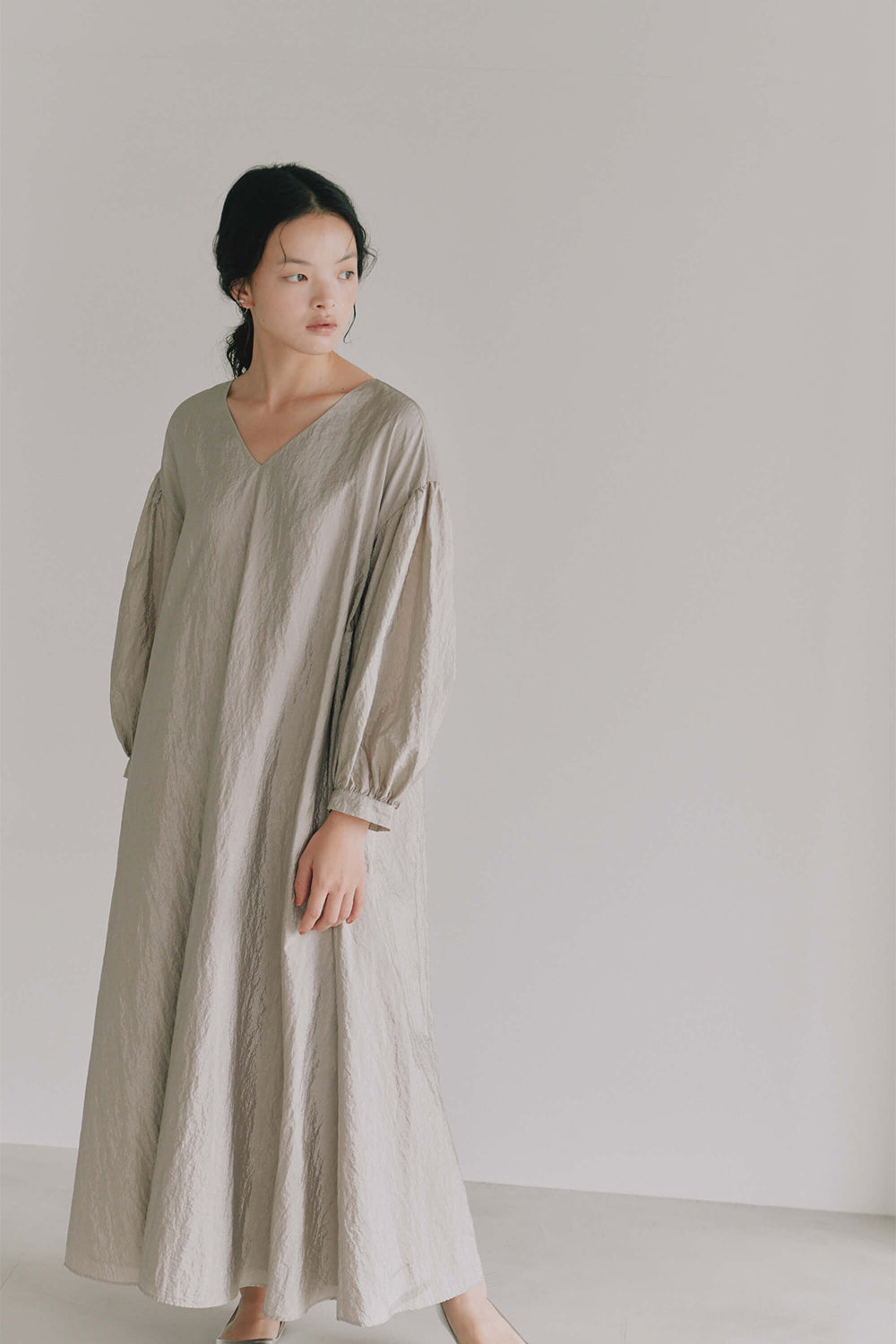 kaene公式オンラインストア ボリュームスリーブAラインドレス / 101157