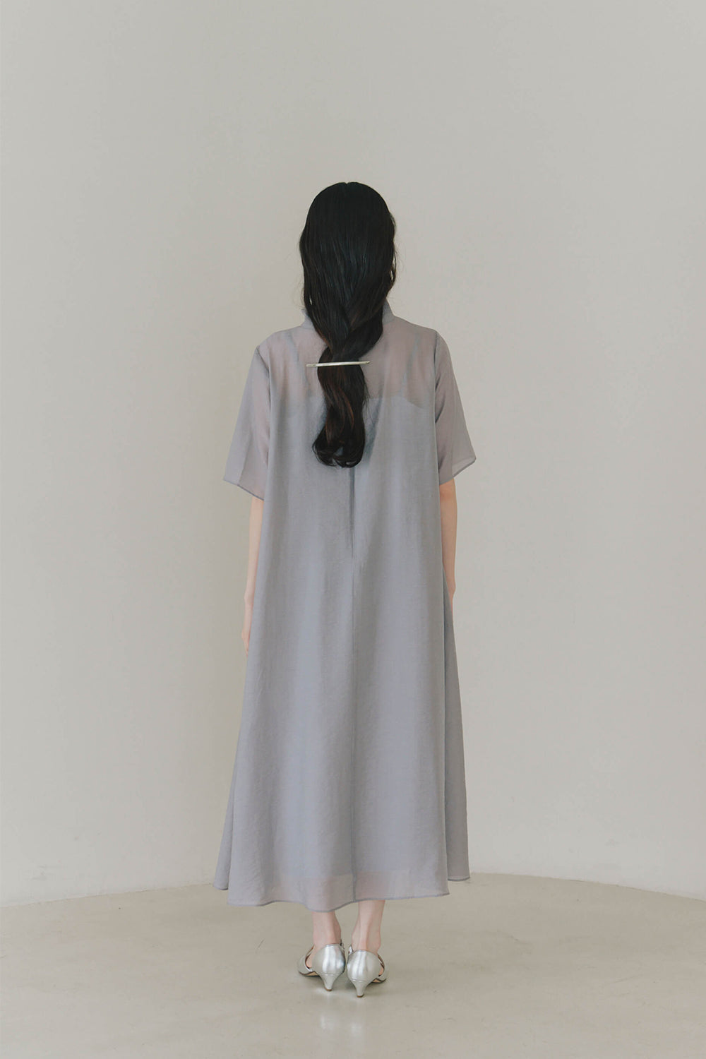 kaene テントラインシアードレス / 101089 | モデル身長164cm 着用サイズFREE