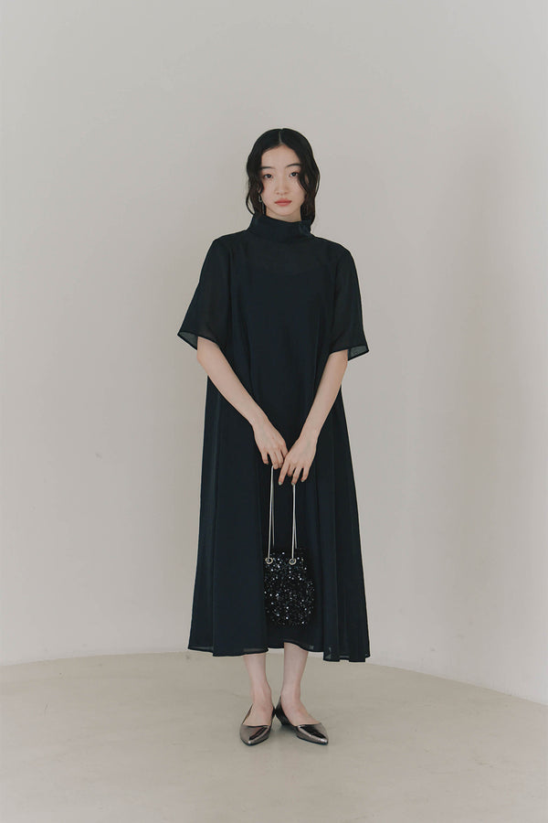 kaene テントラインシアードレス / 101089 | モデル身長164cm 着用サイズFREE