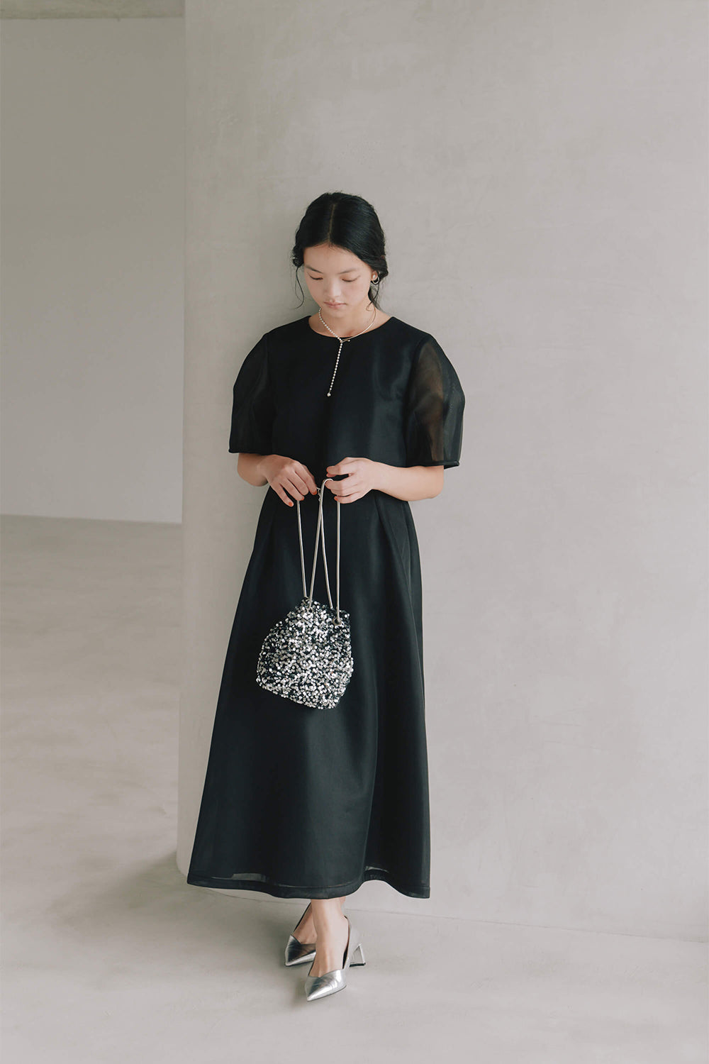 kaene シアーダンボールニットドレス / 101133 | モデル身長165cm 着用サイズM(38)