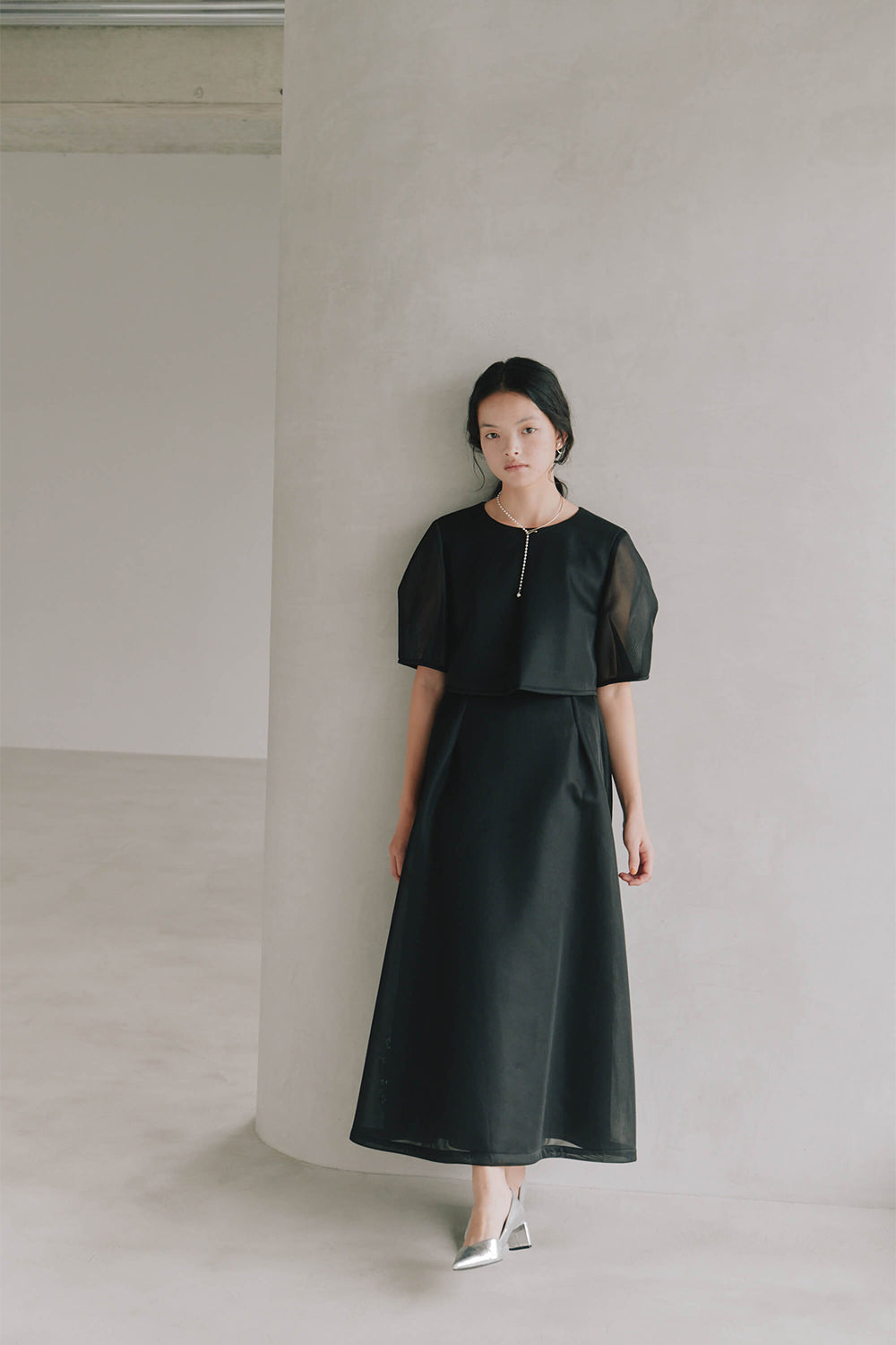 【未使用品】URBAN RESEARCH バックオープン楊柳シアードレス kaene公式オンラインストア シアーダンボールニットドレス / 101133