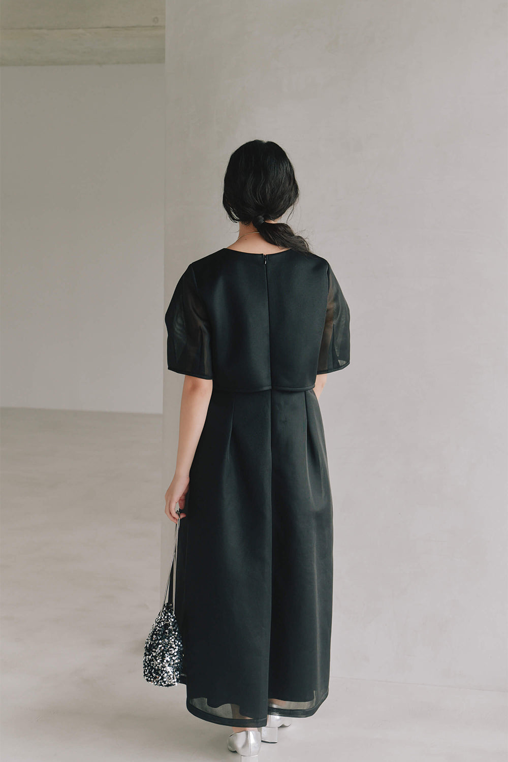 kaene シアーダンボールニットドレス / 101133 | モデル身長165cm 着用サイズM(38)